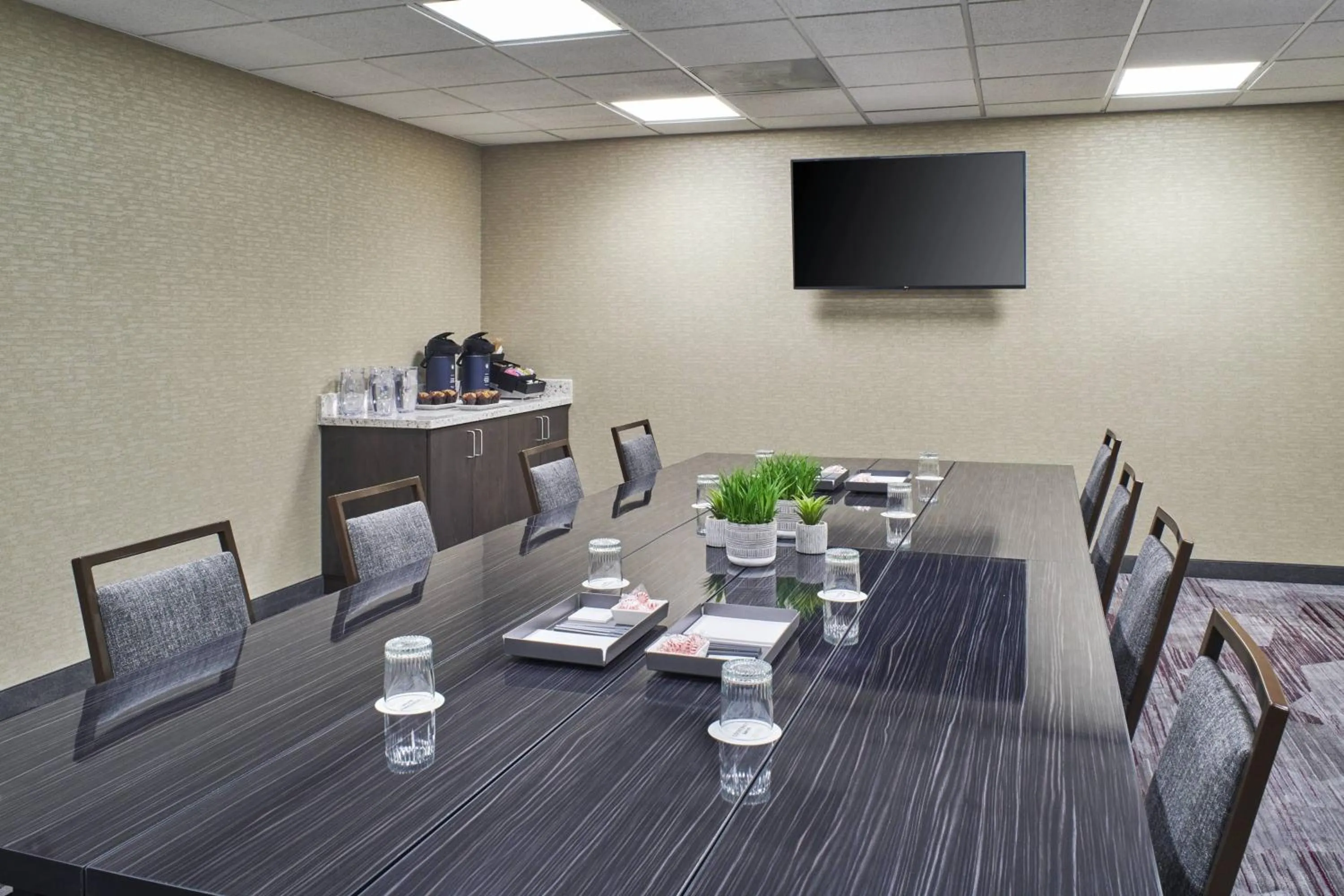 Meeting/conference room in Courtyard by Marriott Detroit Troy