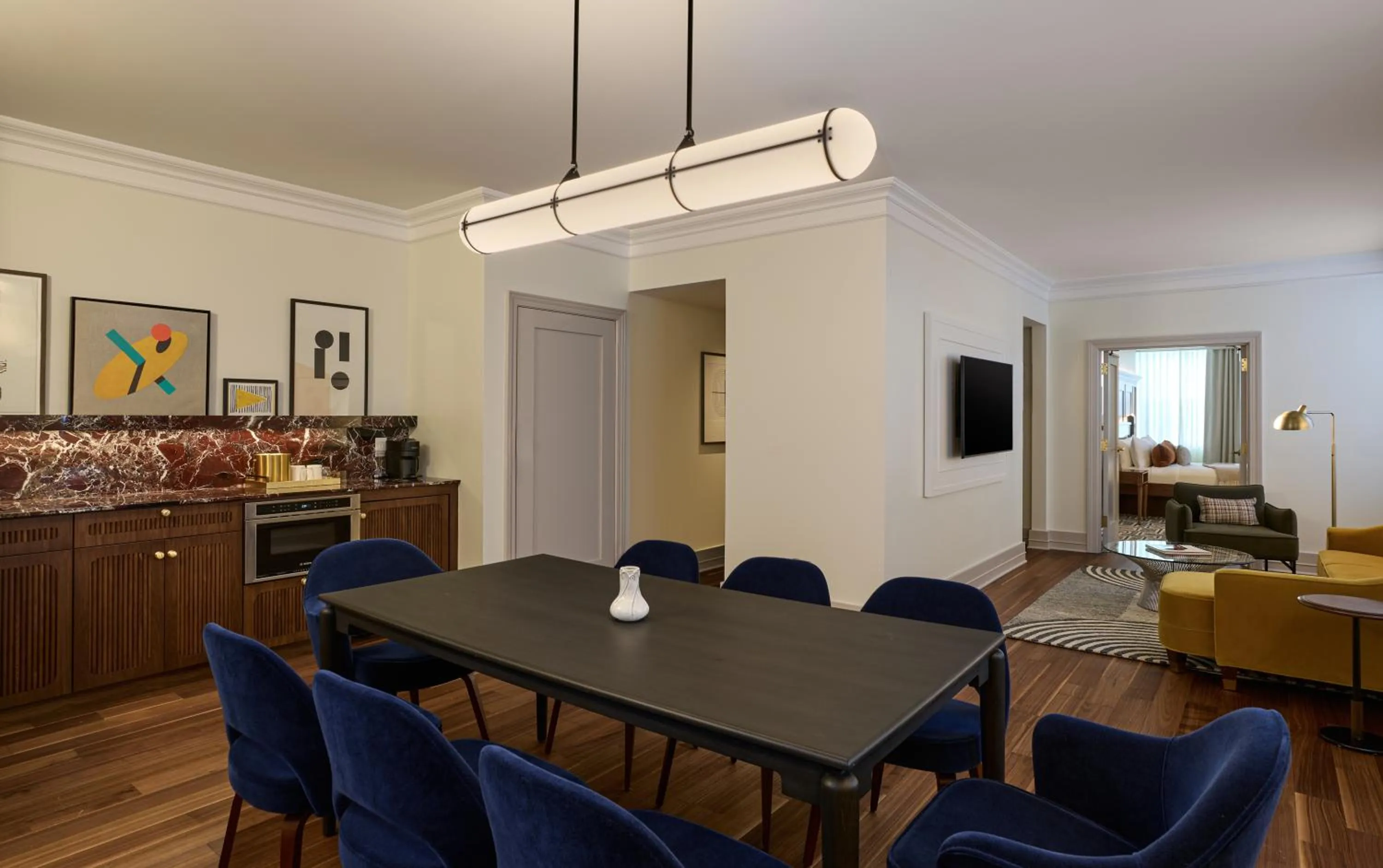 Living room in Dearborn Inn, Autograph Collection