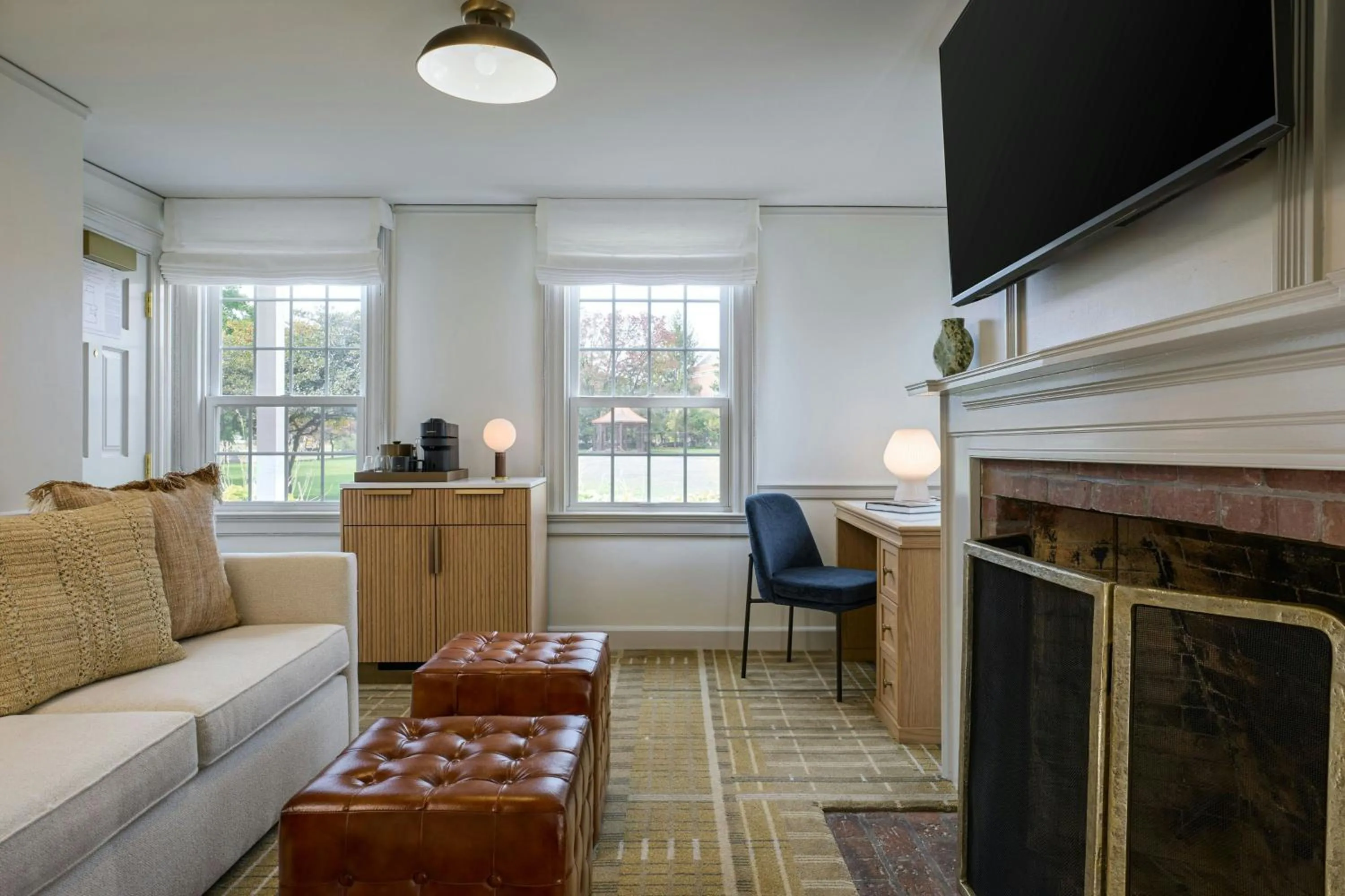 Living room in Dearborn Inn, Autograph Collection
