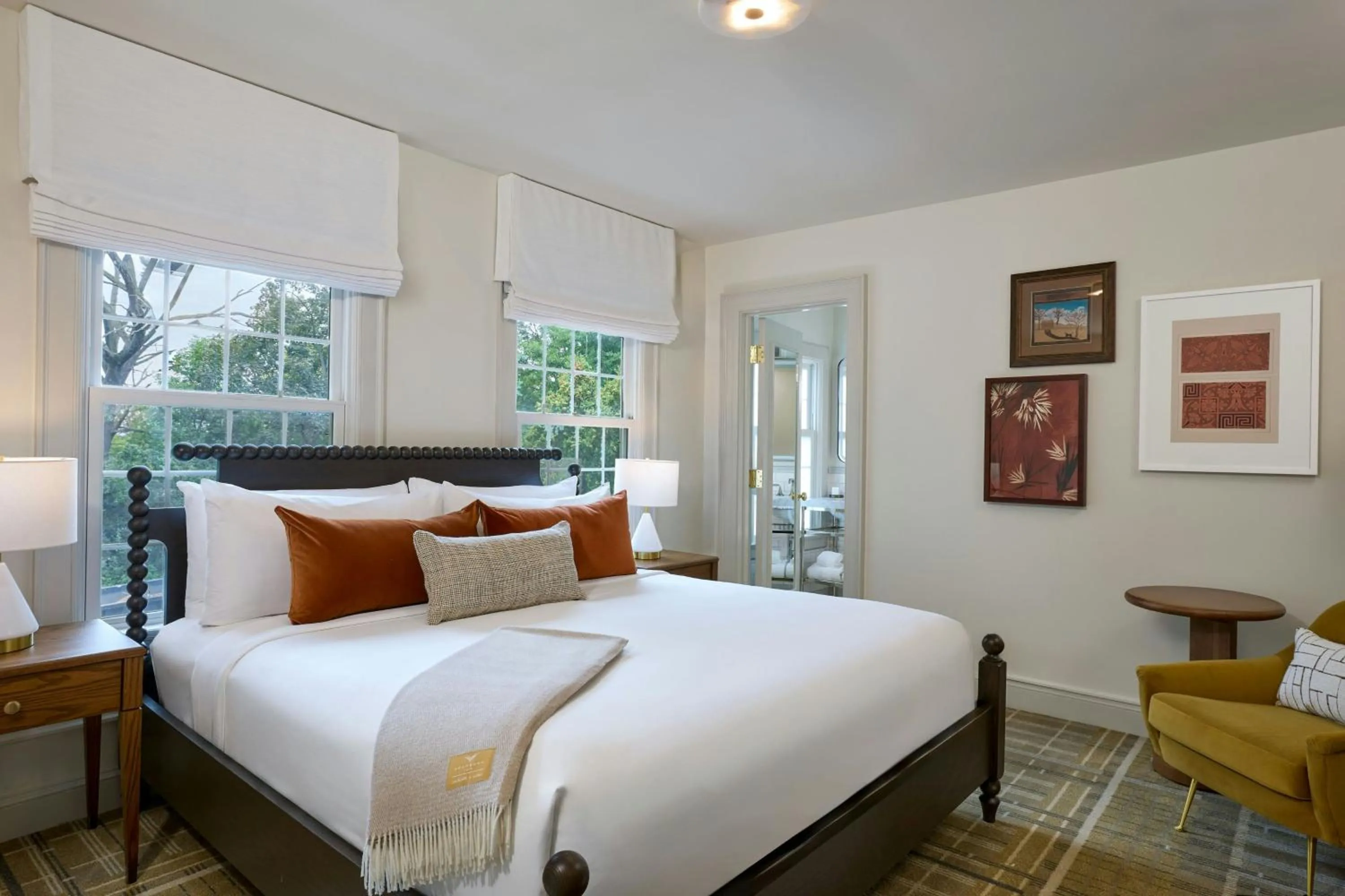 Photo of the whole room, Bed in Dearborn Inn, Autograph Collection