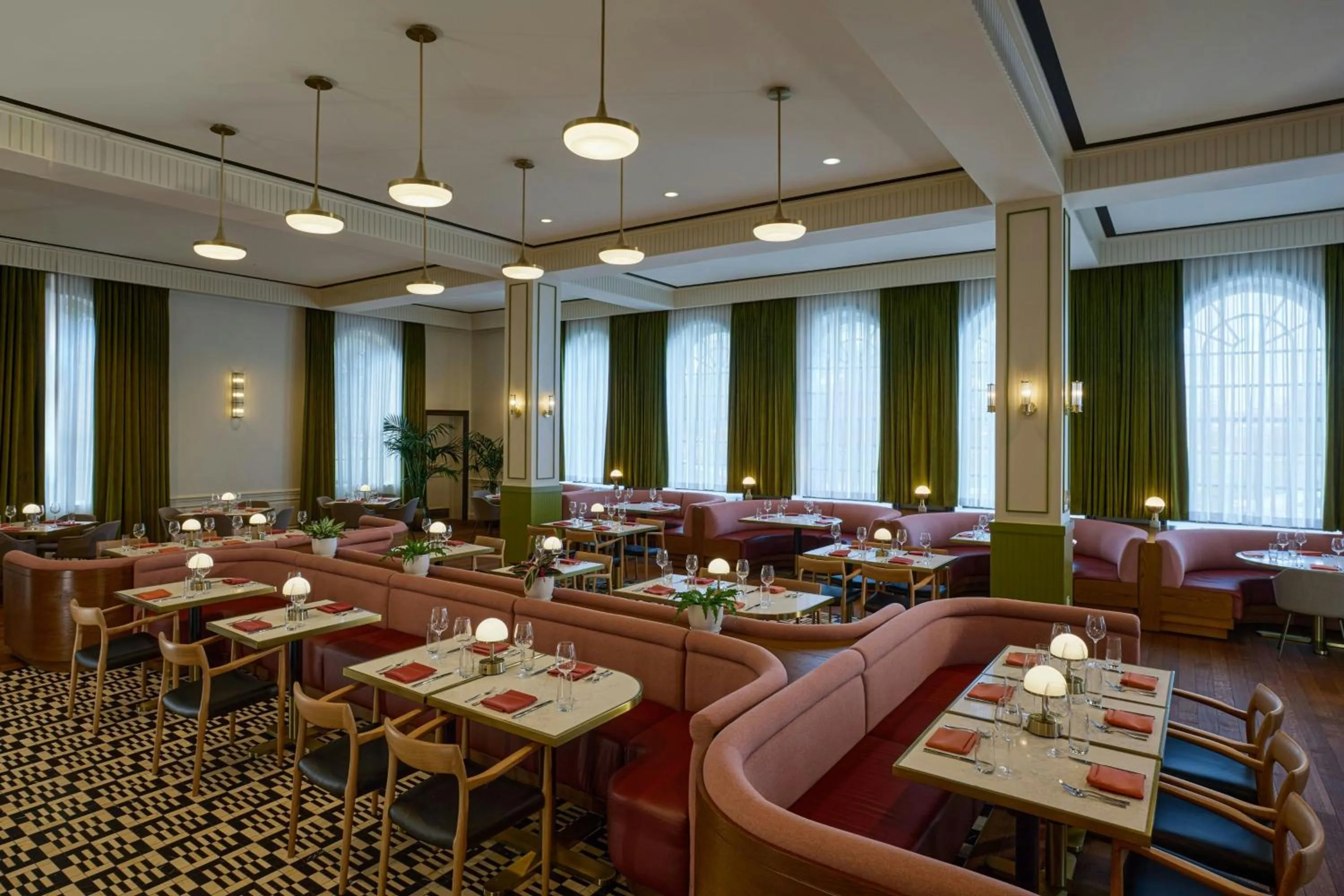 Restaurant/places to eat in Dearborn Inn, Autograph Collection