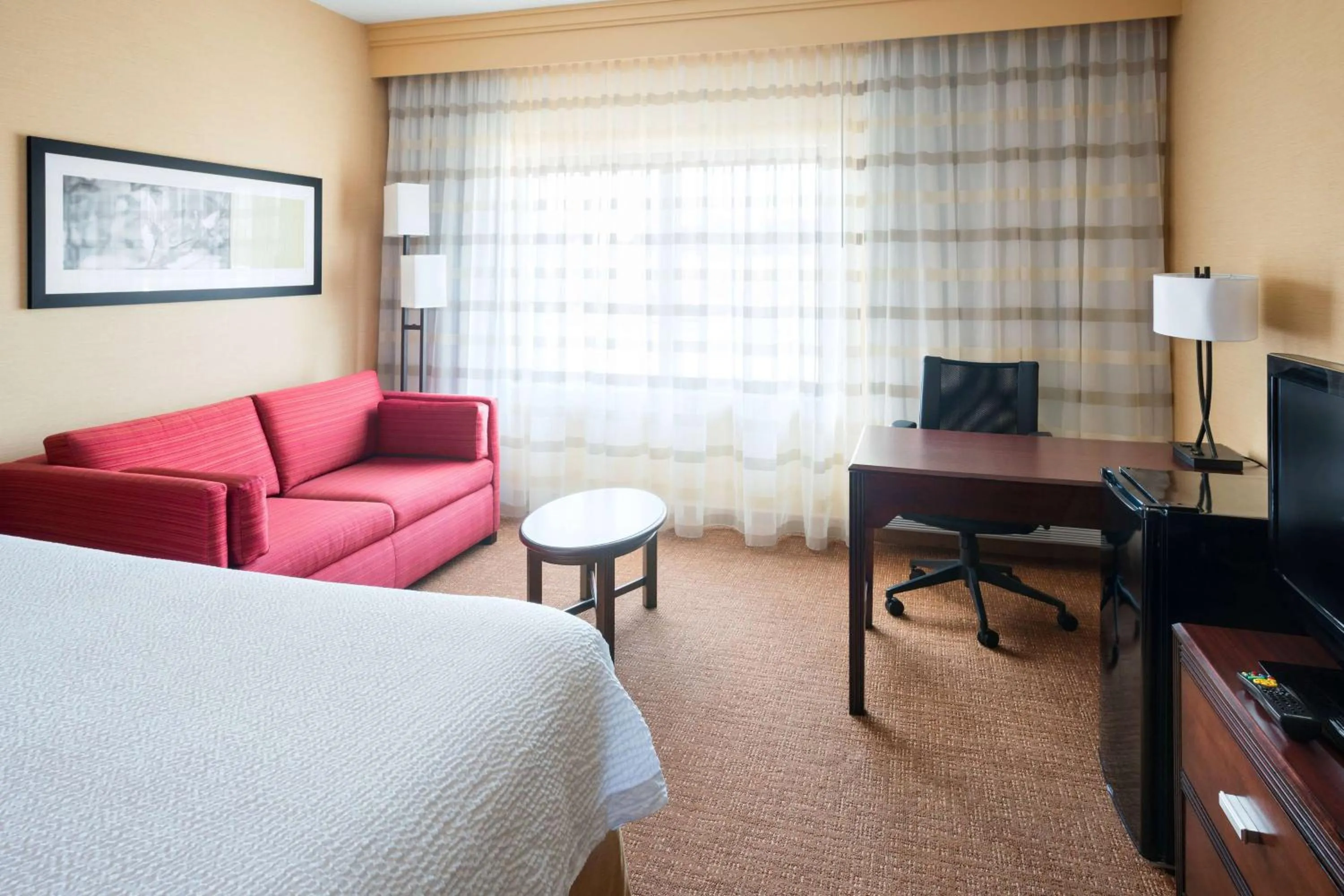 Photo of the whole room, Bed in Sonesta Select Detroit Novi