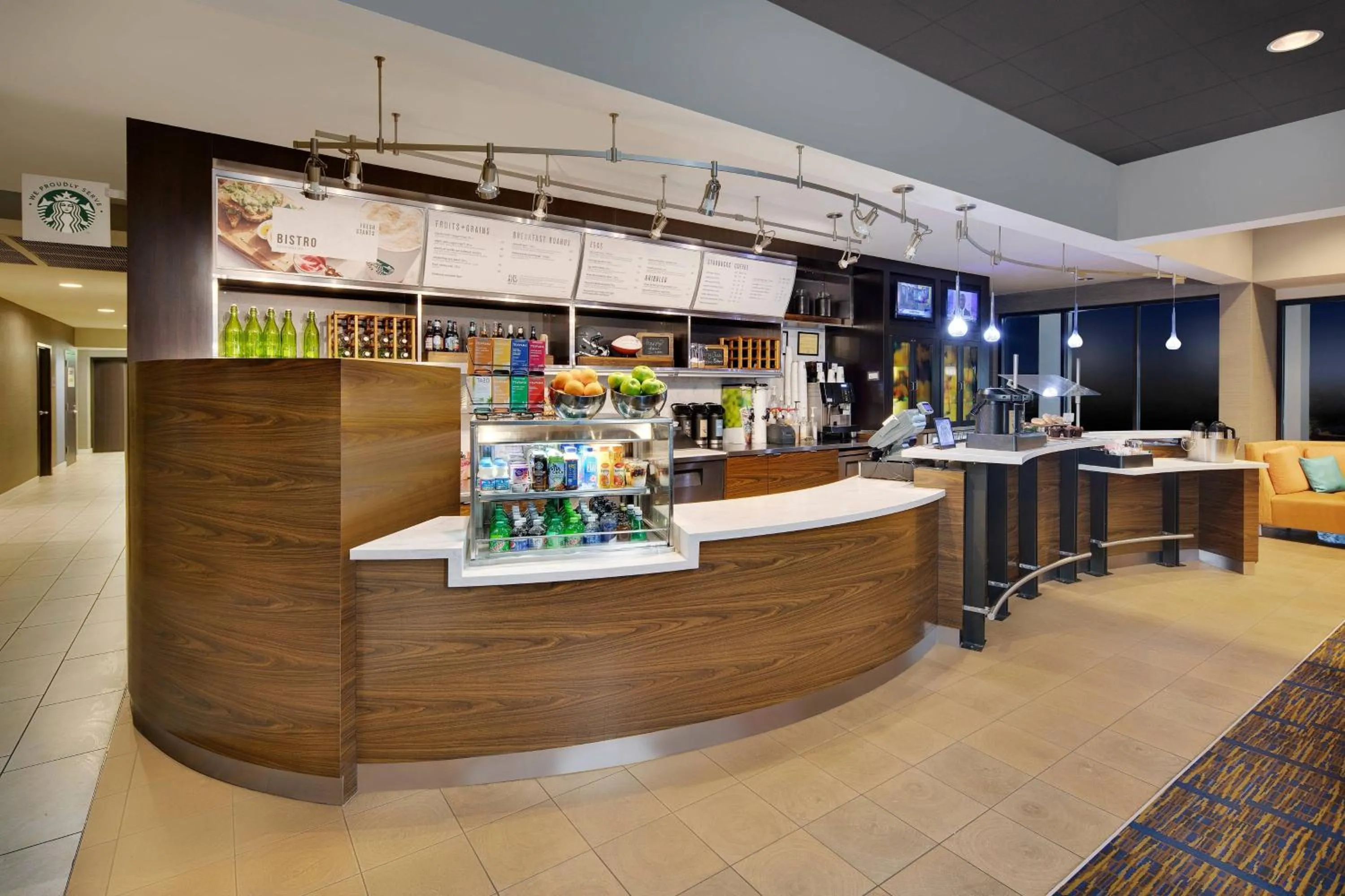 Restaurant/places to eat in Courtyard Detroit Southfield