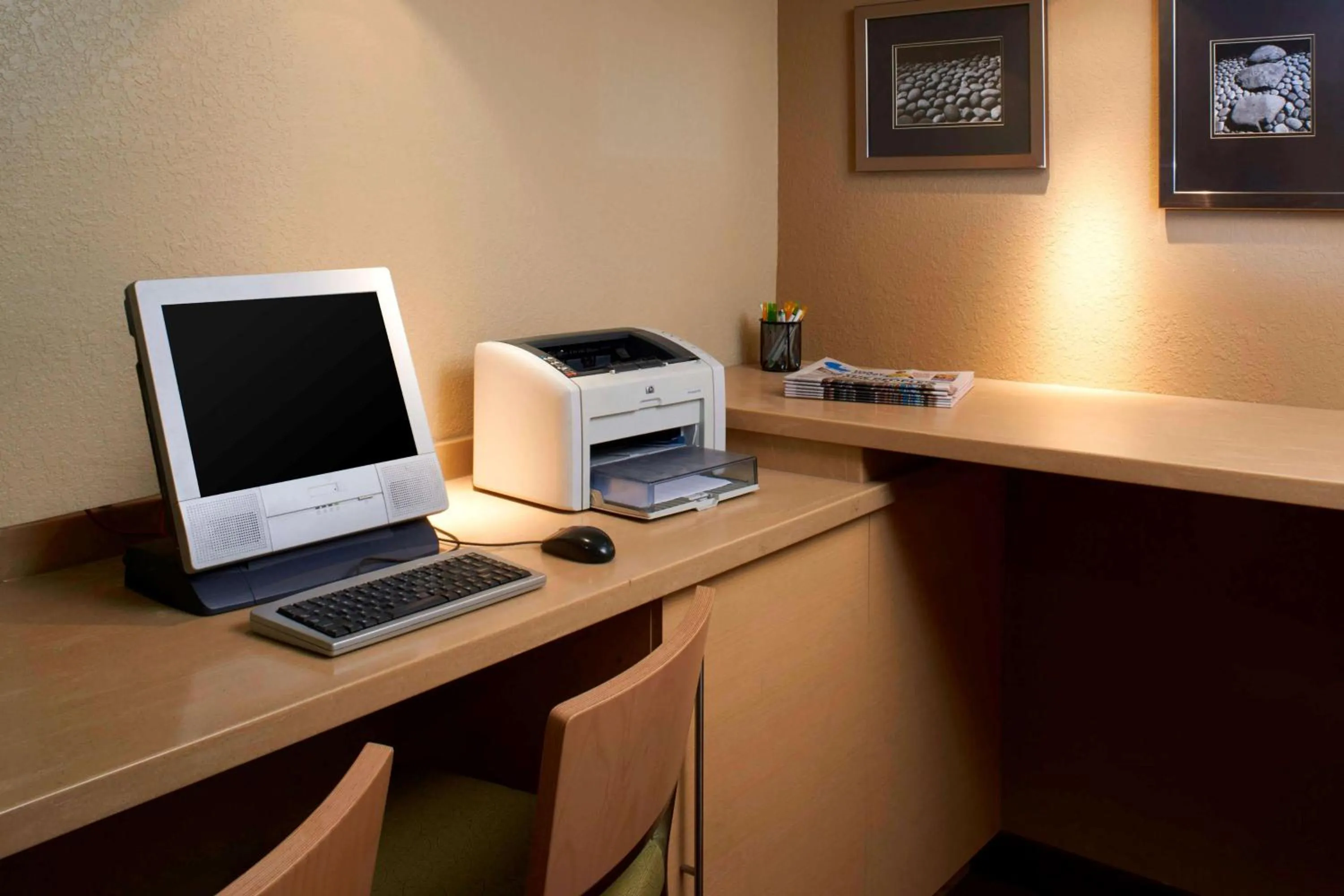 Business facilities in Sonesta Simply Suites Detroit Novi