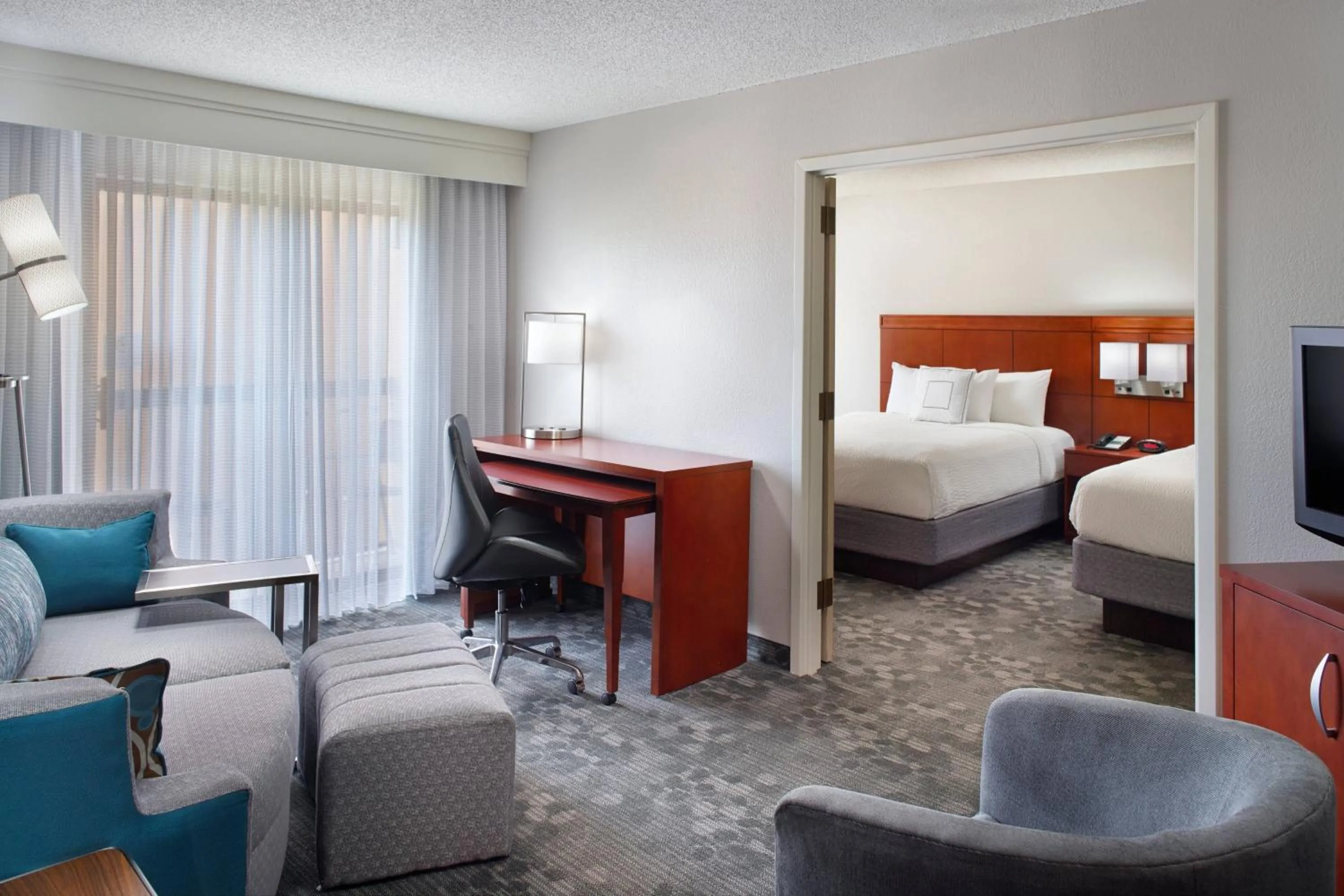 Bedroom, Bed in Courtyard by Marriott Fayetteville