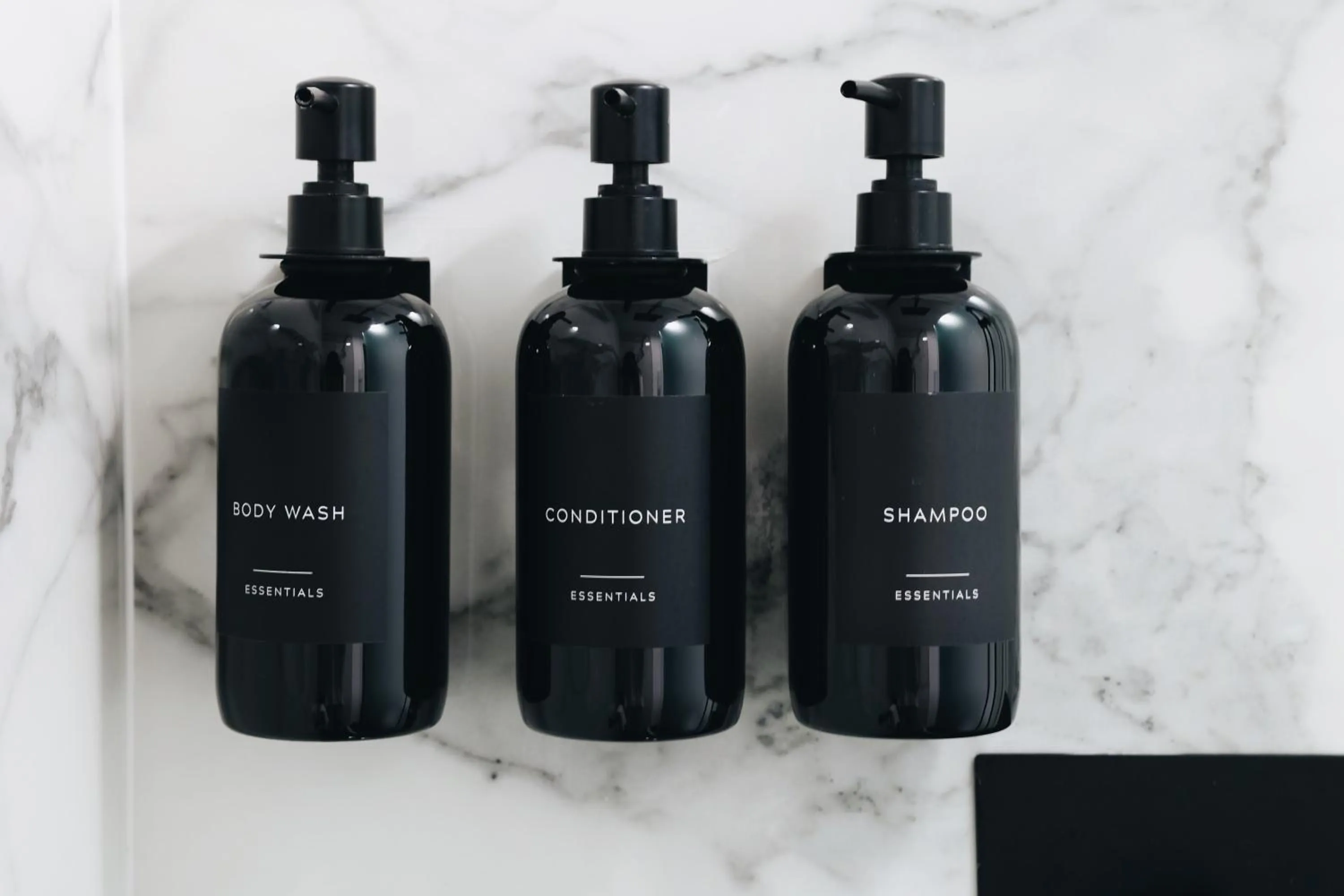 Shower in Hotel Ash&9th