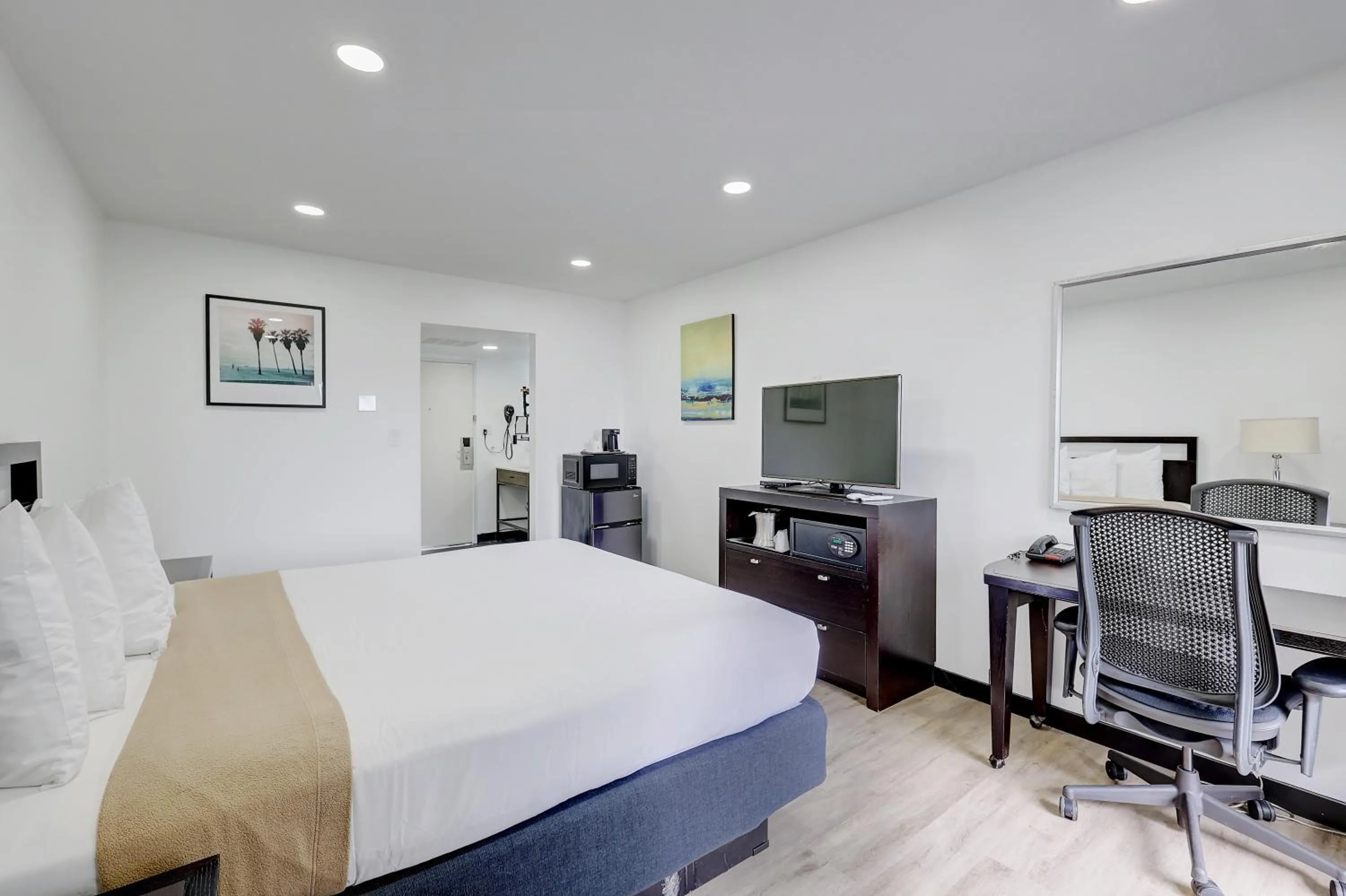 TV and multimedia, Bed in Hotel Ash&9th