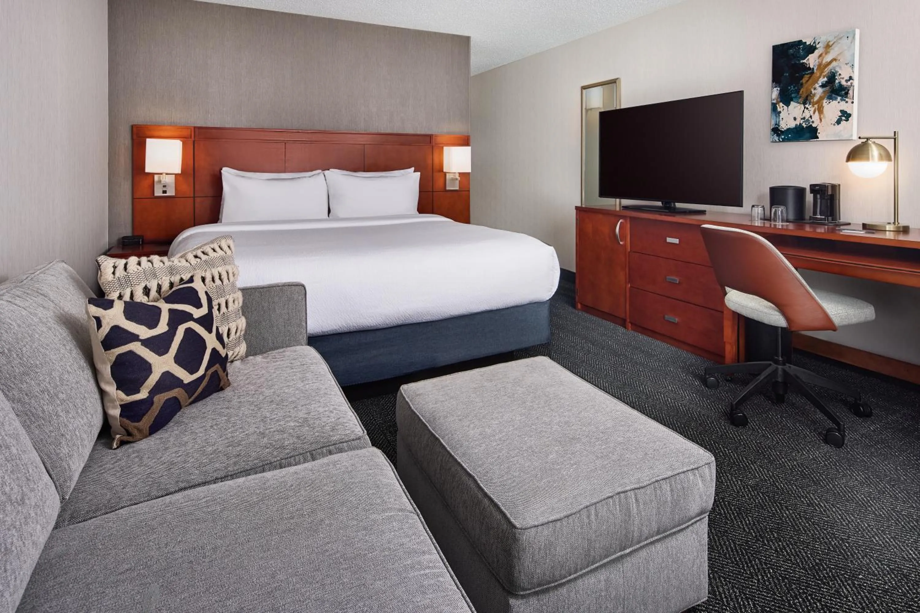 Bed in Courtyard by Marriott Fort Collins