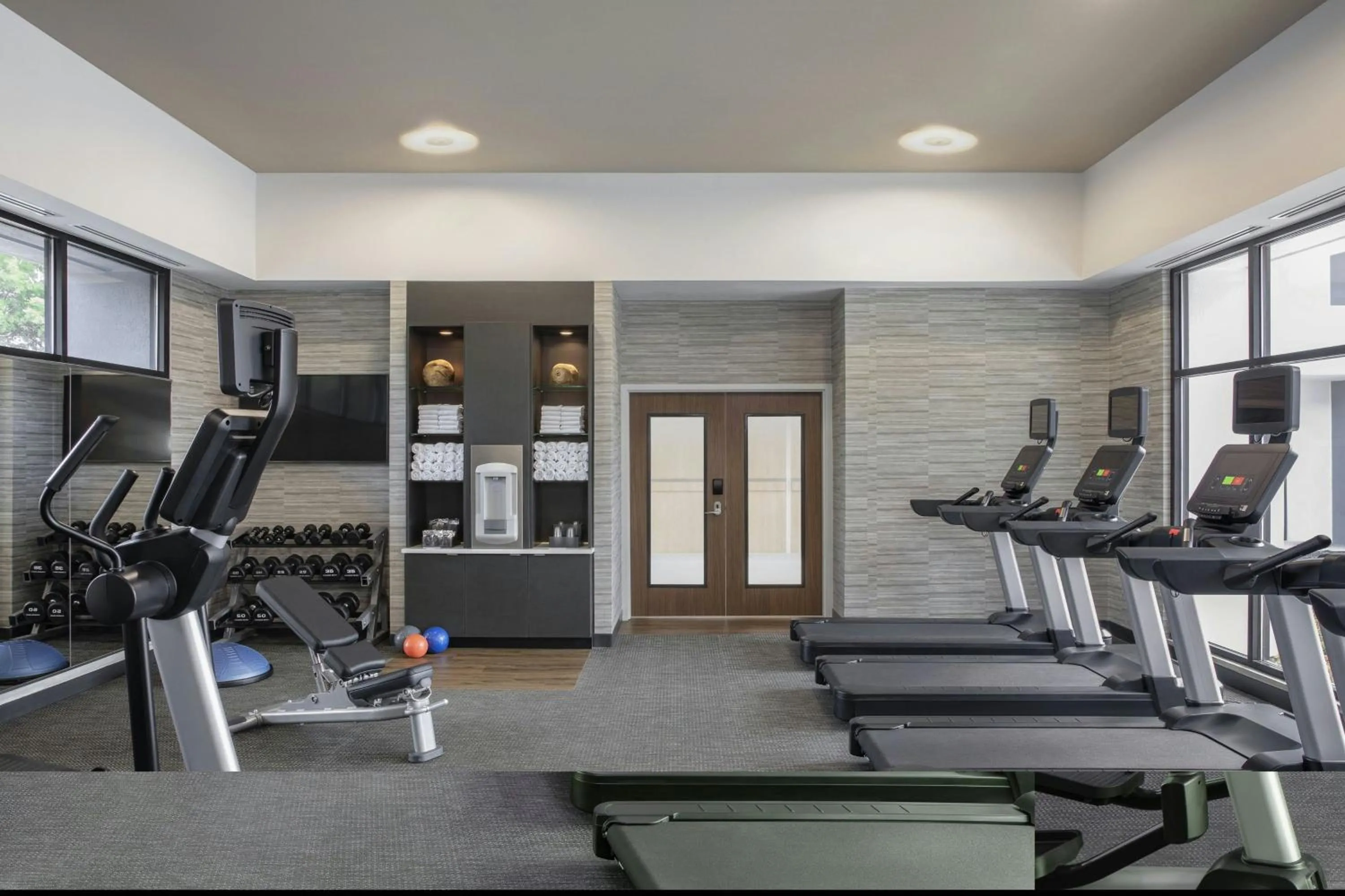 Fitness centre/facilities in Courtyard by Marriott Greensboro