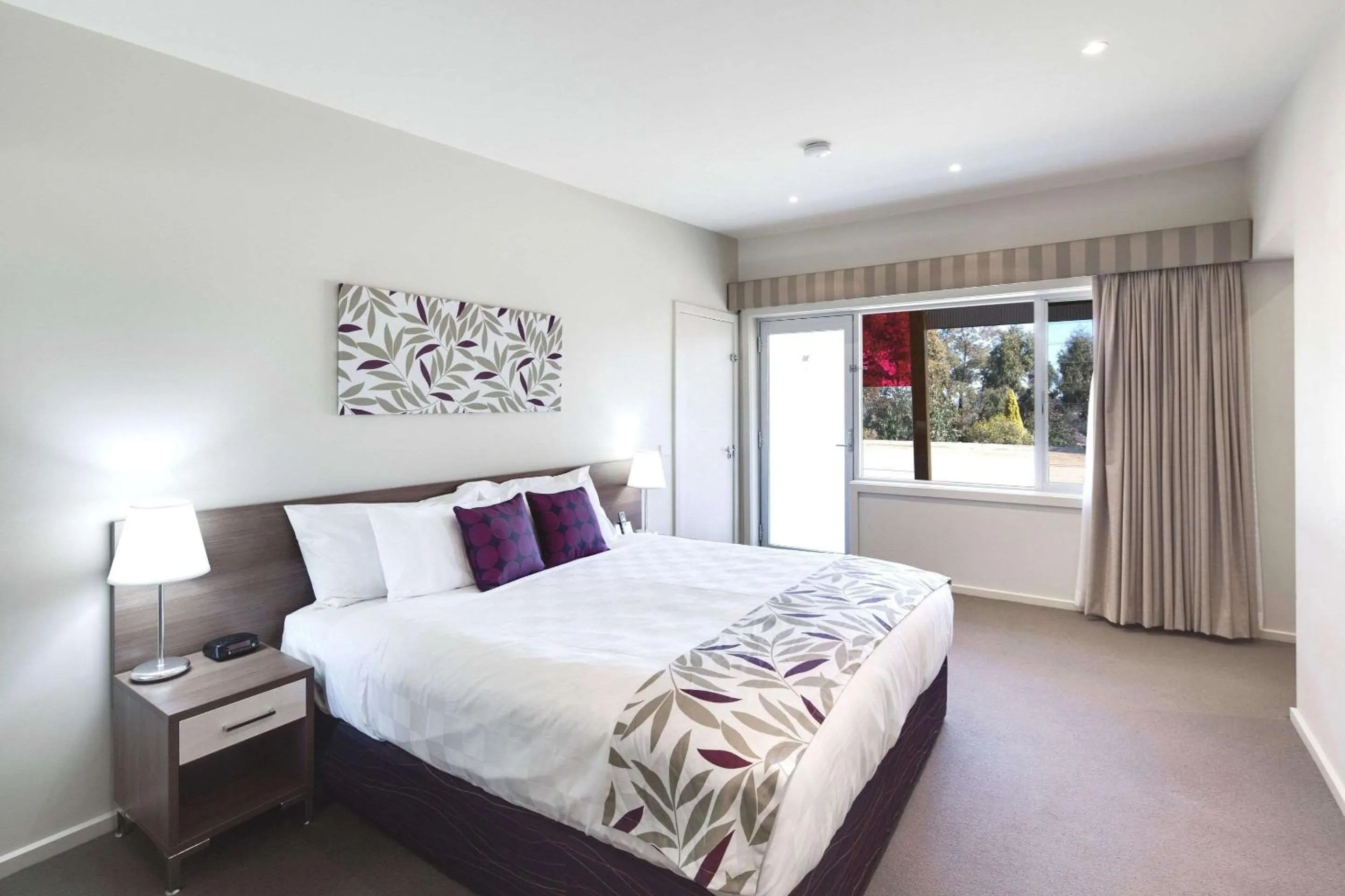 Photo of the whole room, Bed in Drouin Motel