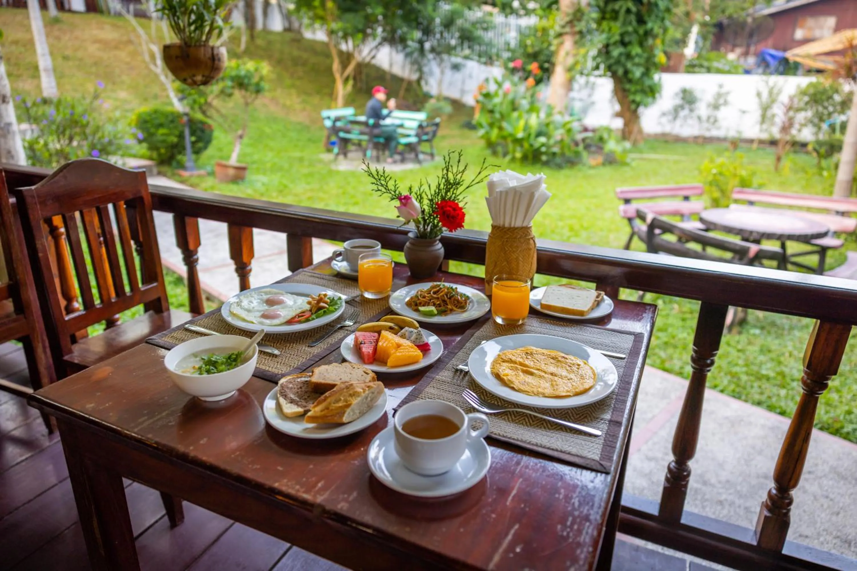 Restaurant/places to eat in Villa Chitdara