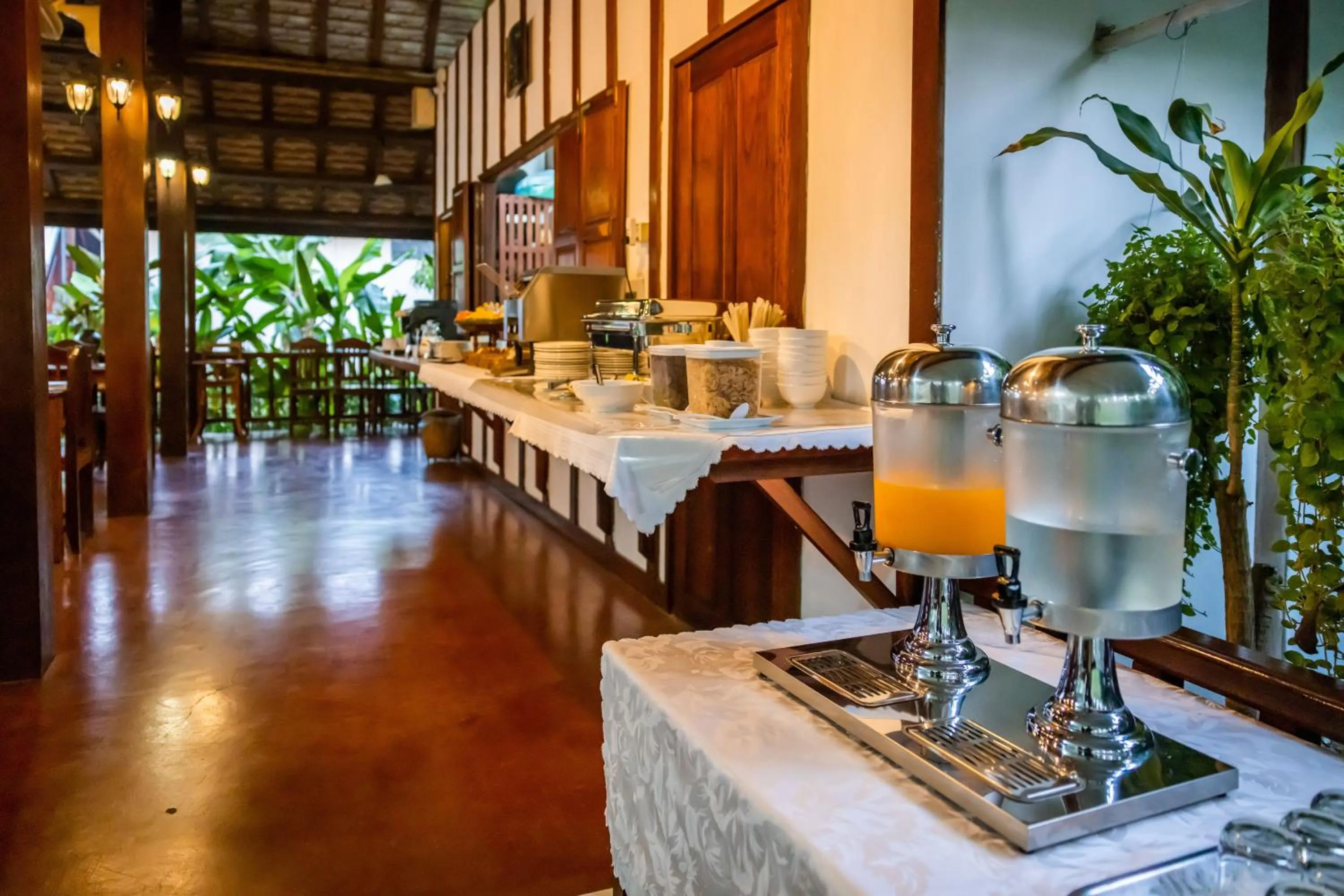 Restaurant/places to eat in Villa Chitdara