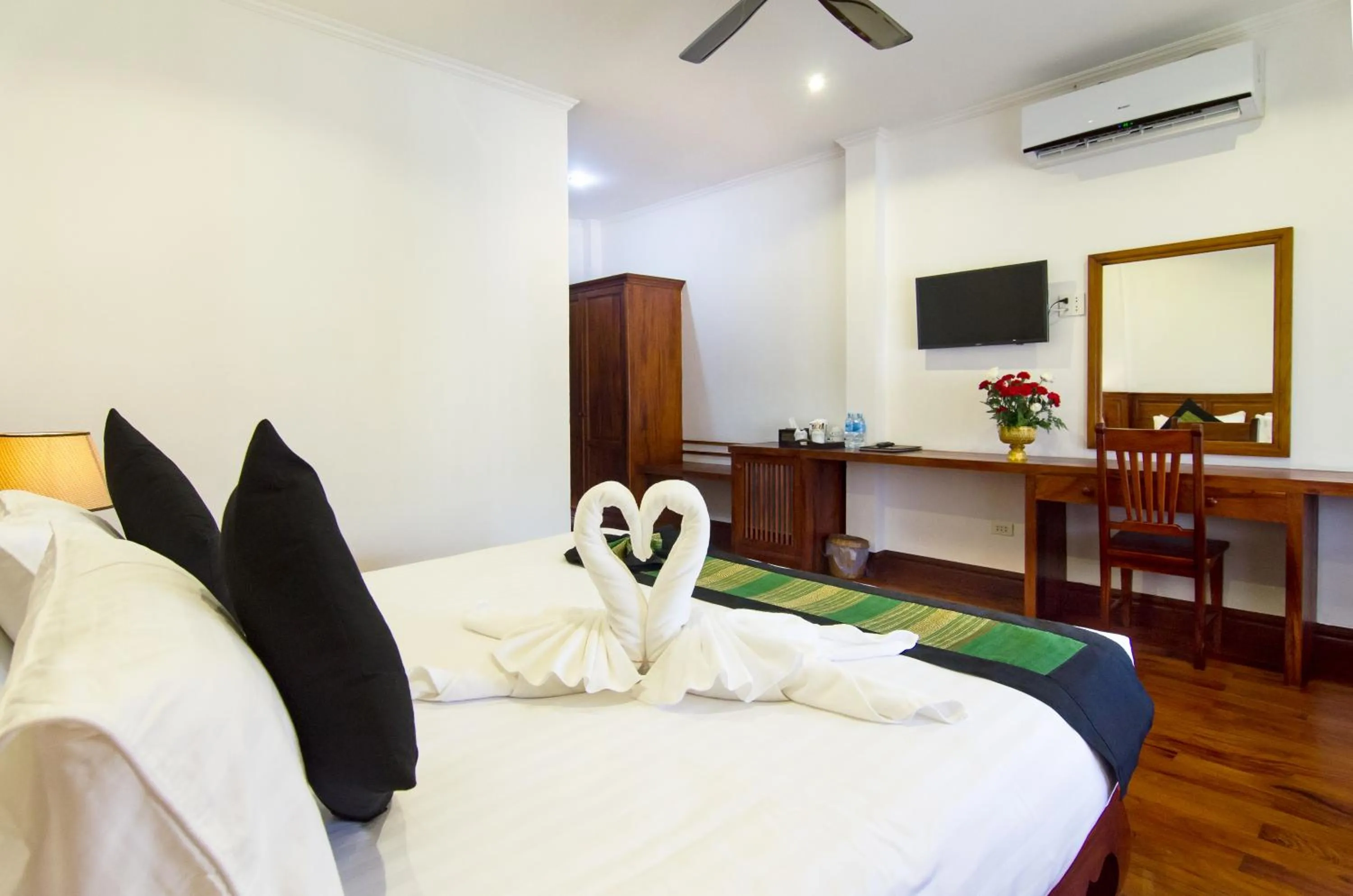 Decorative detail, Bed in Villa Chitdara