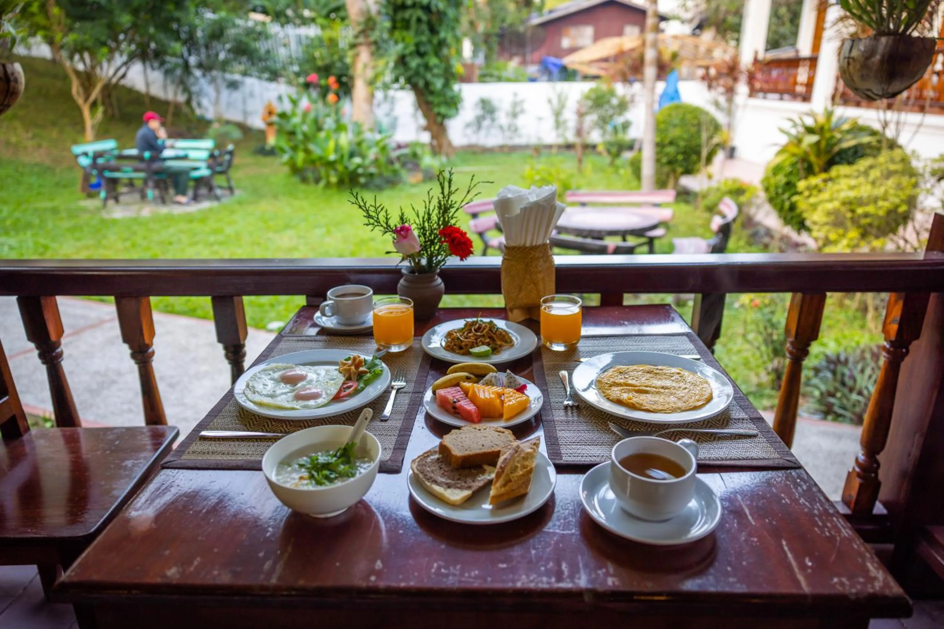 Restaurant/places to eat in Villa Chitdara