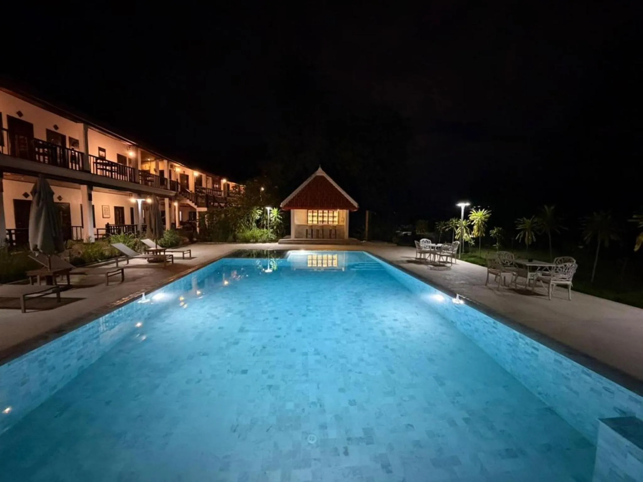 Swimming pool in Vangsavath Hotel