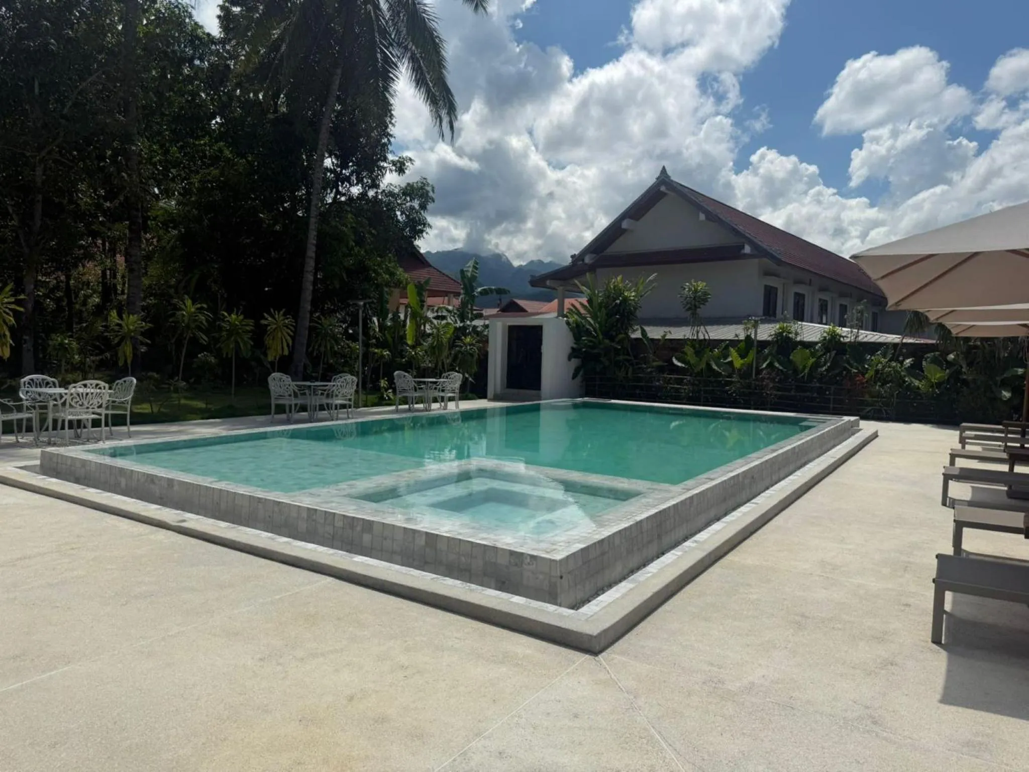 Mountain view in Vangsavath Hotel