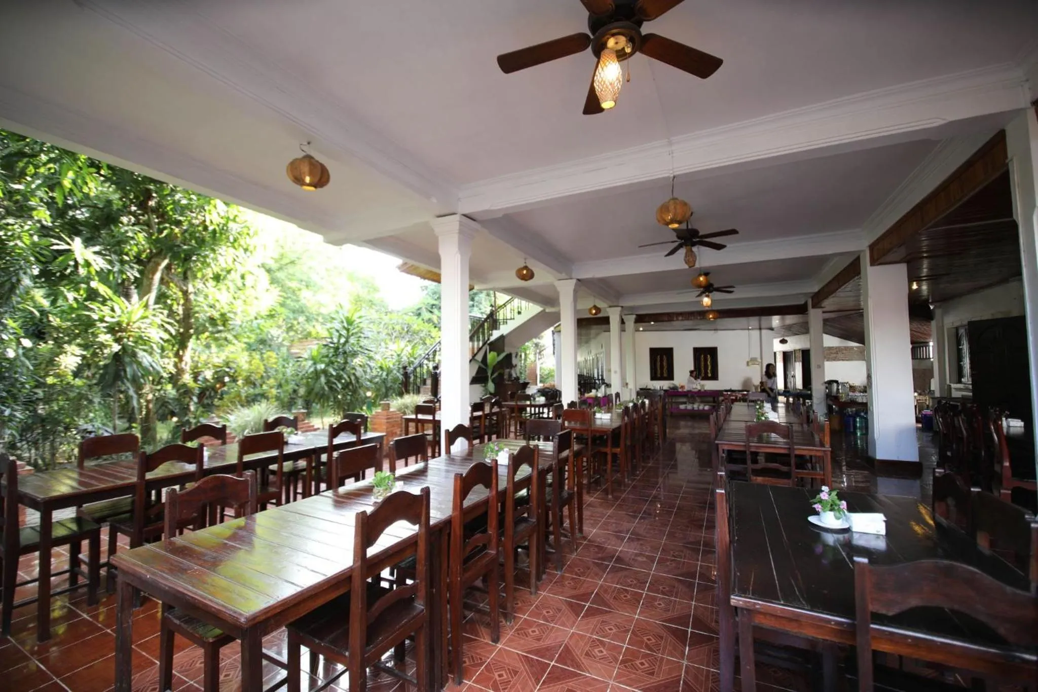 Restaurant/places to eat in Vangsavath Hotel