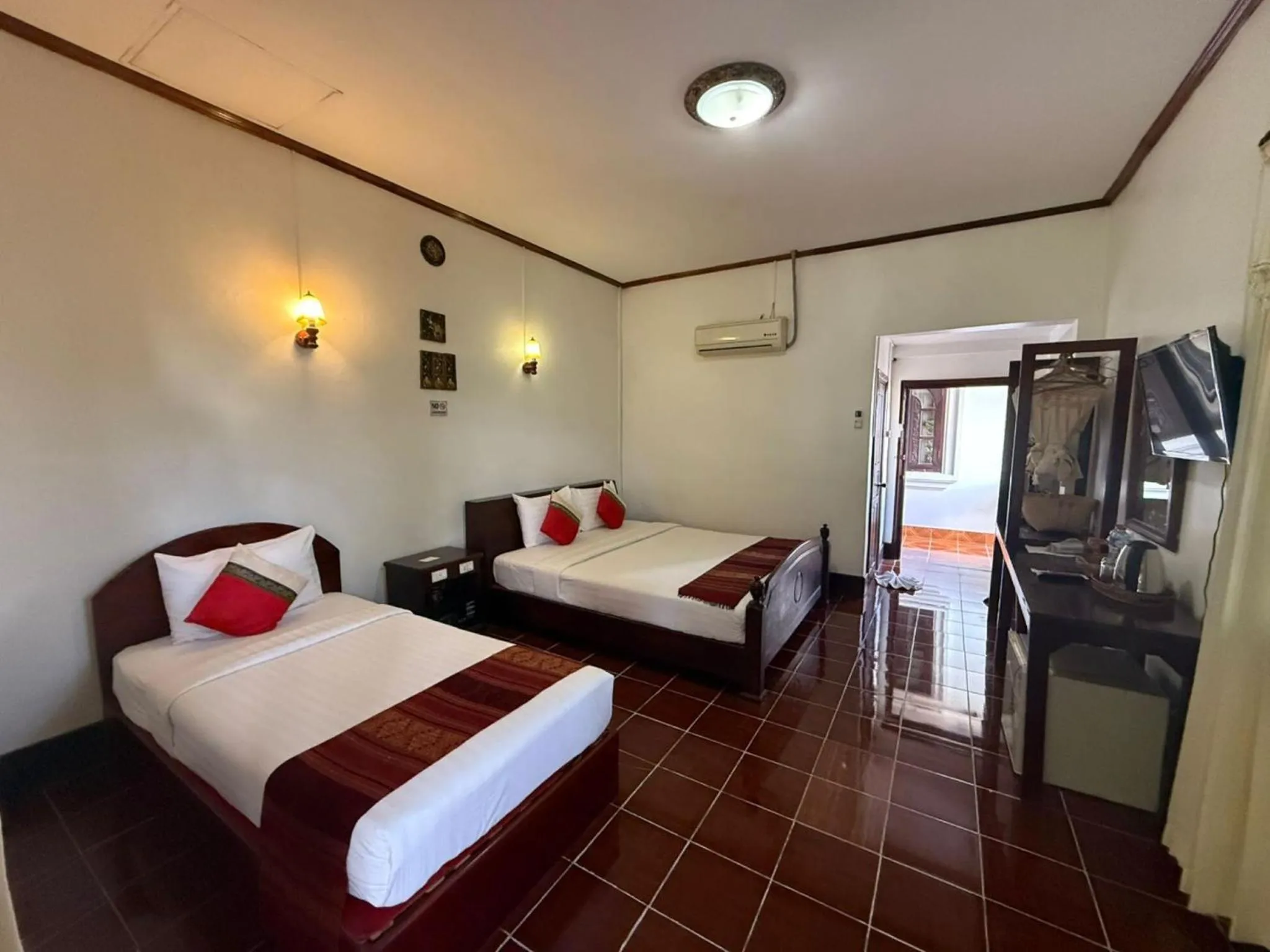 TV and multimedia, Bed in Vangsavath Hotel