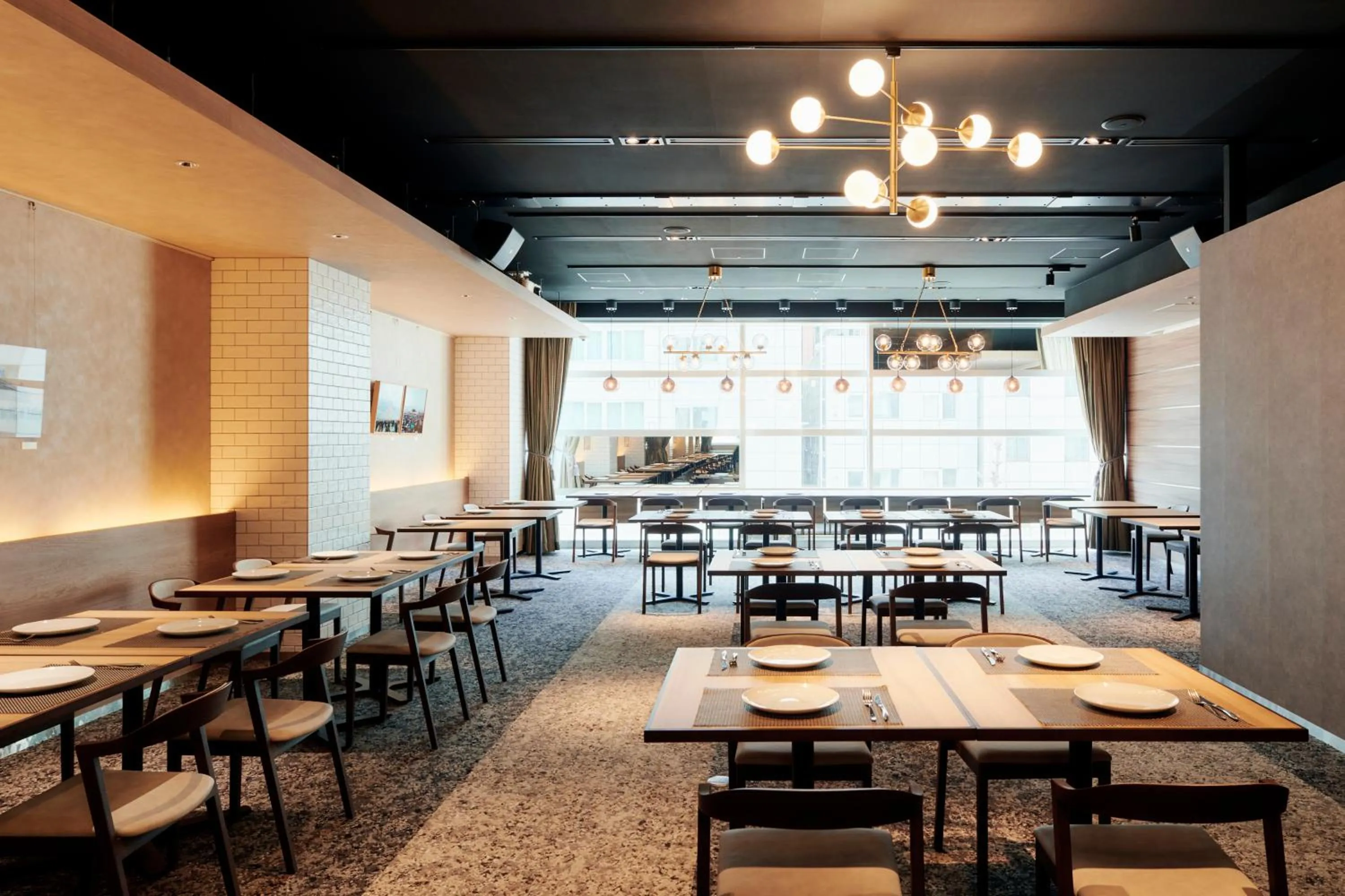 Restaurant/places to eat in Cross Hotel Sapporo