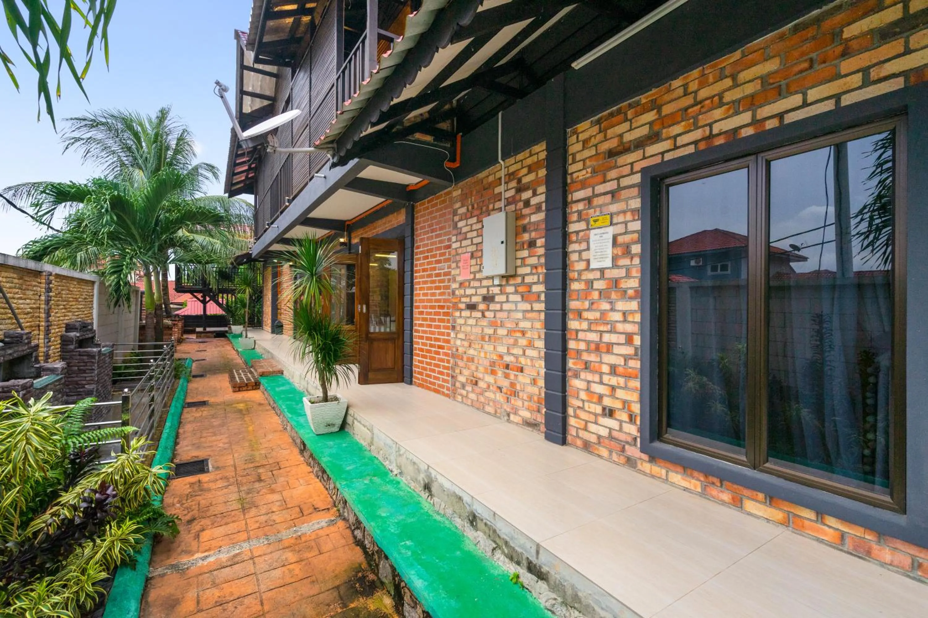 Property building in Villa Kiambang