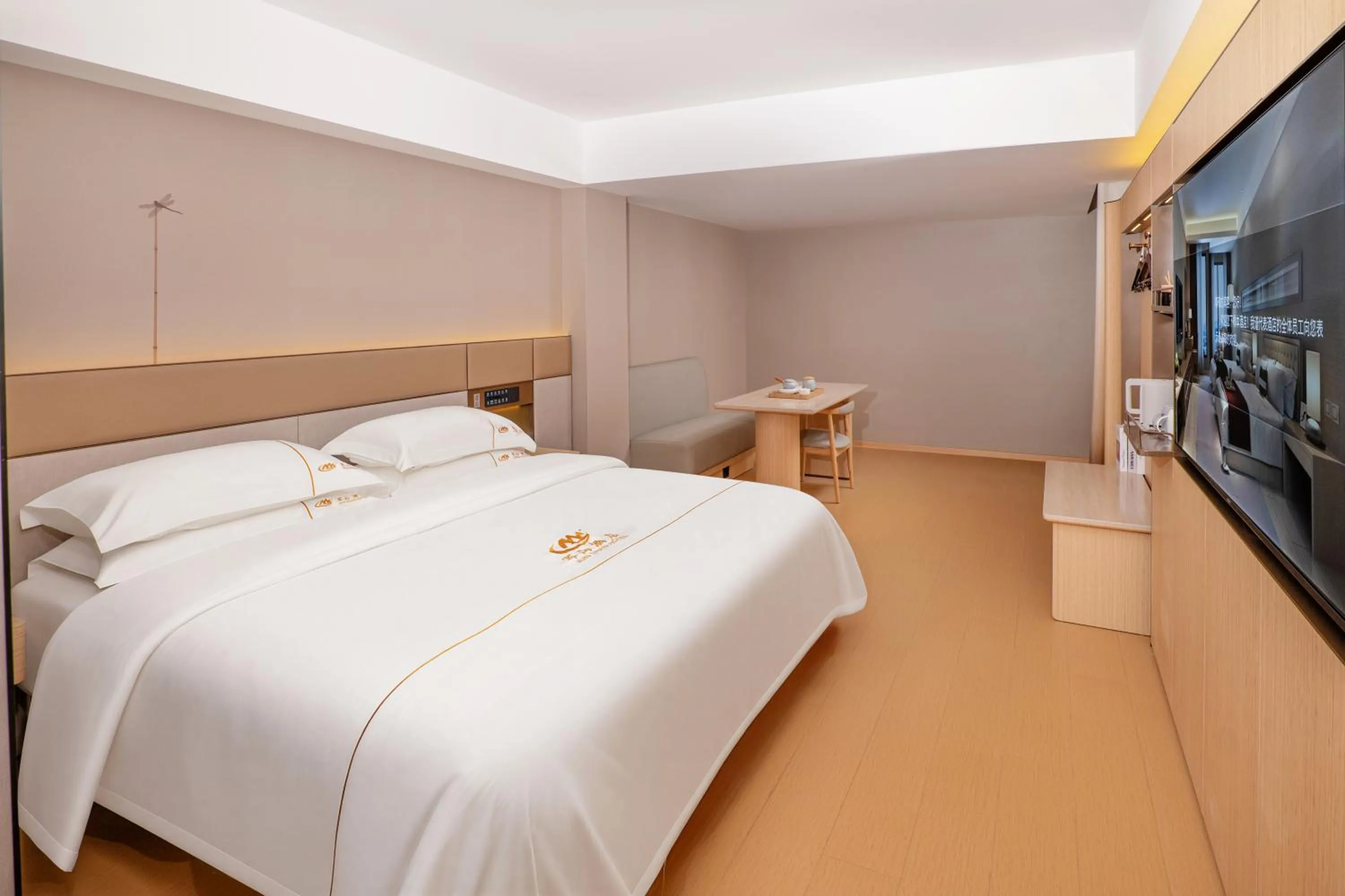 Photo of the whole room, Bed in Guangzhou Junshan Hotel