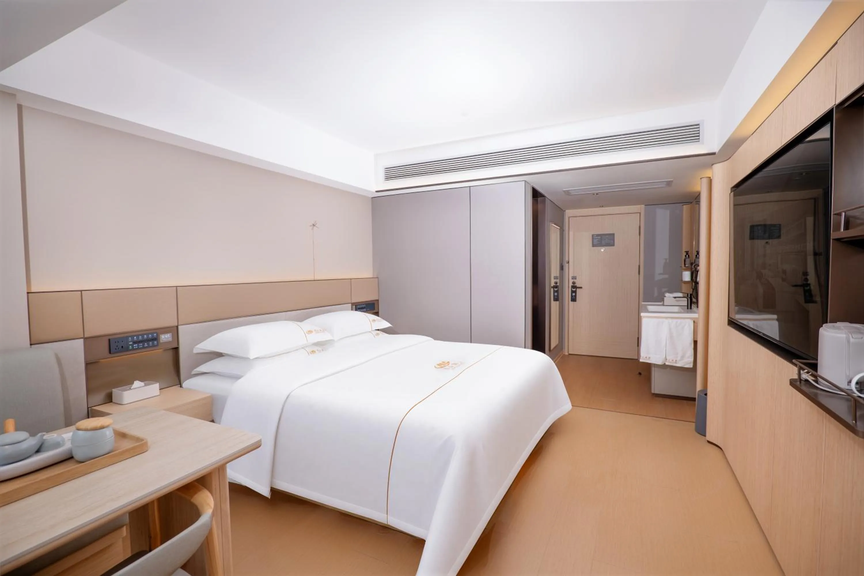 Photo of the whole room, Bed in Guangzhou Junshan Hotel