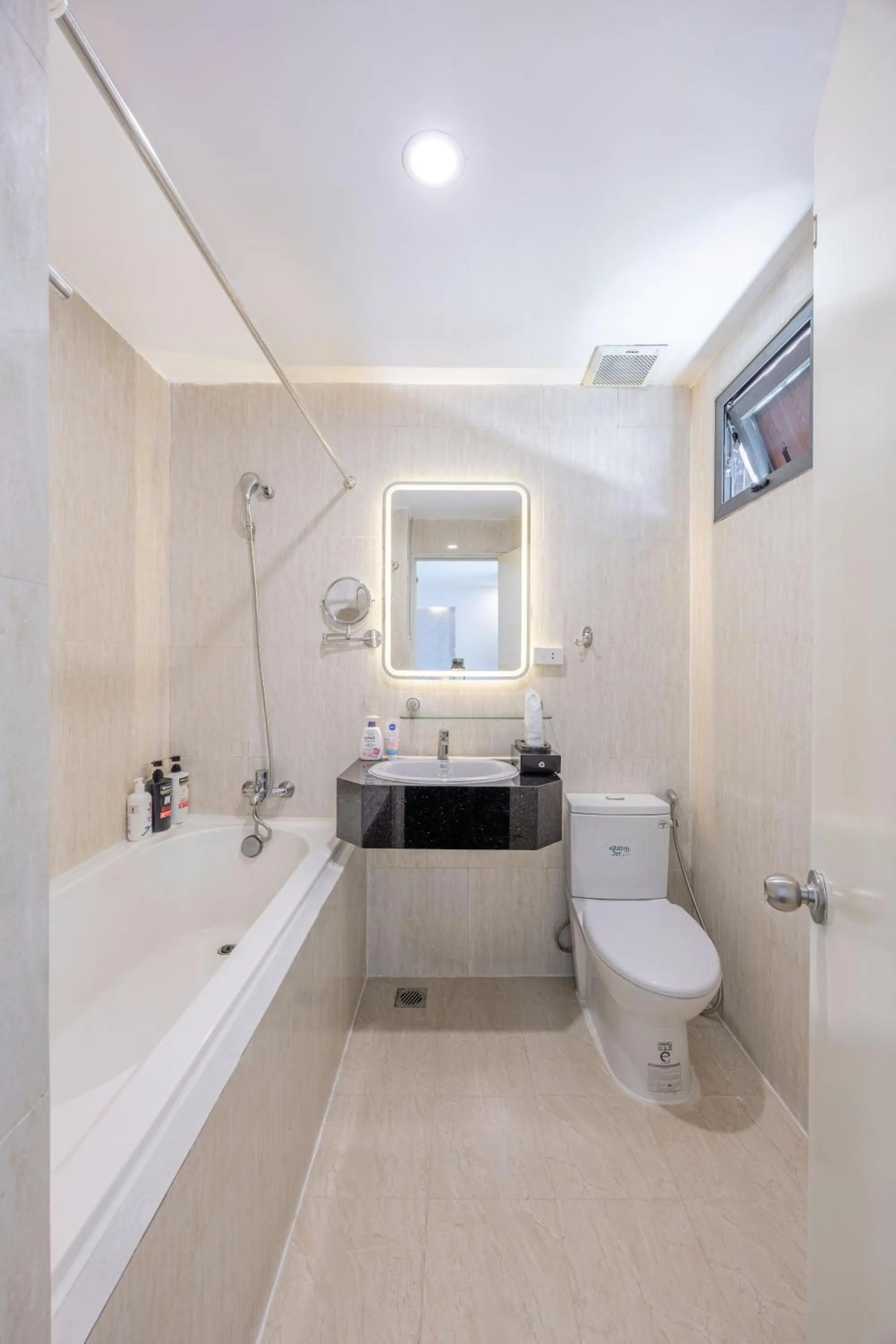 Shower in A25 Hotel - 255 Lê Thánh Tôn