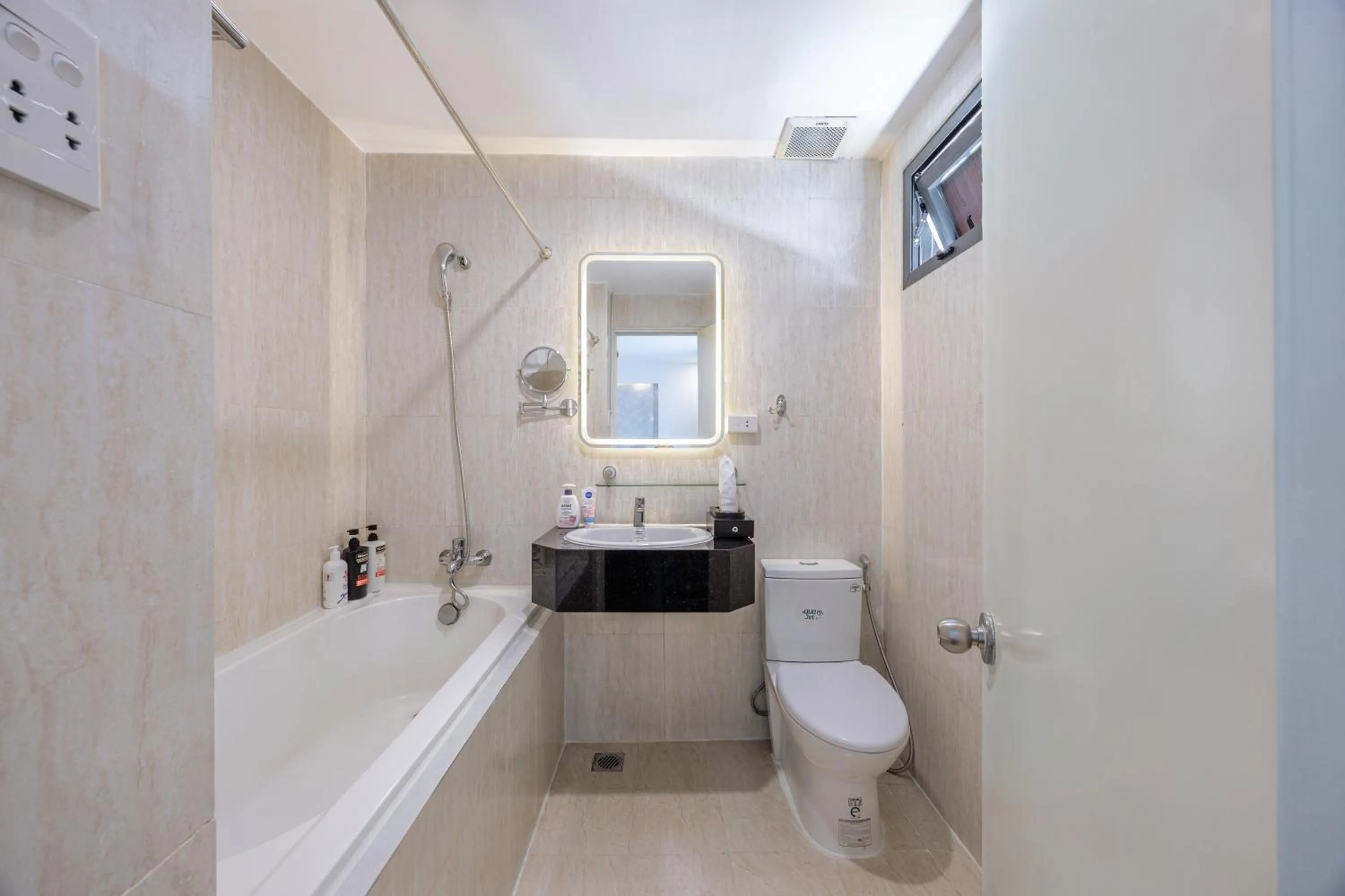 Shower in A25 Hotel - 255 Lê Thánh Tôn