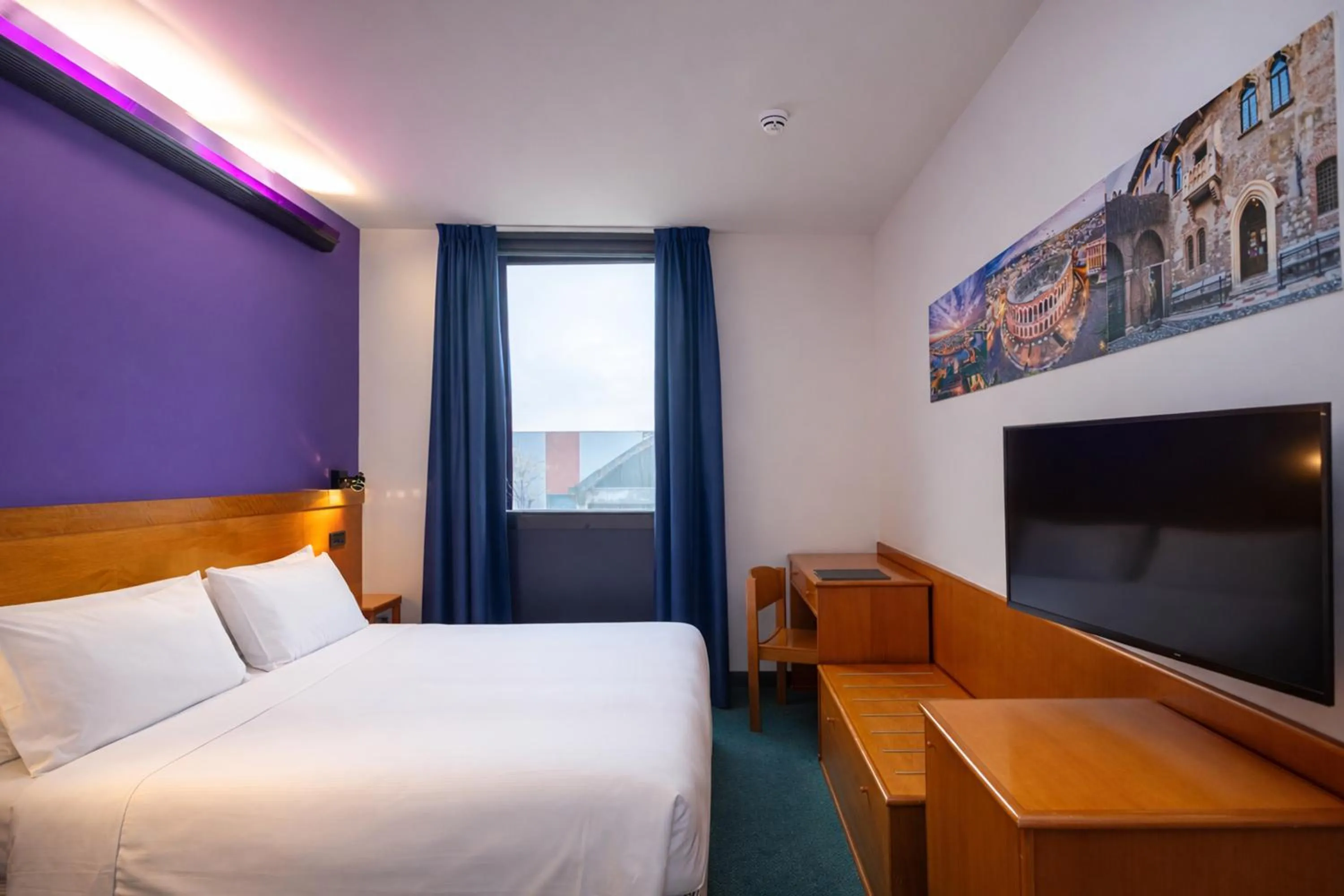 Bed in LVG Hotel Collection - Gardenia