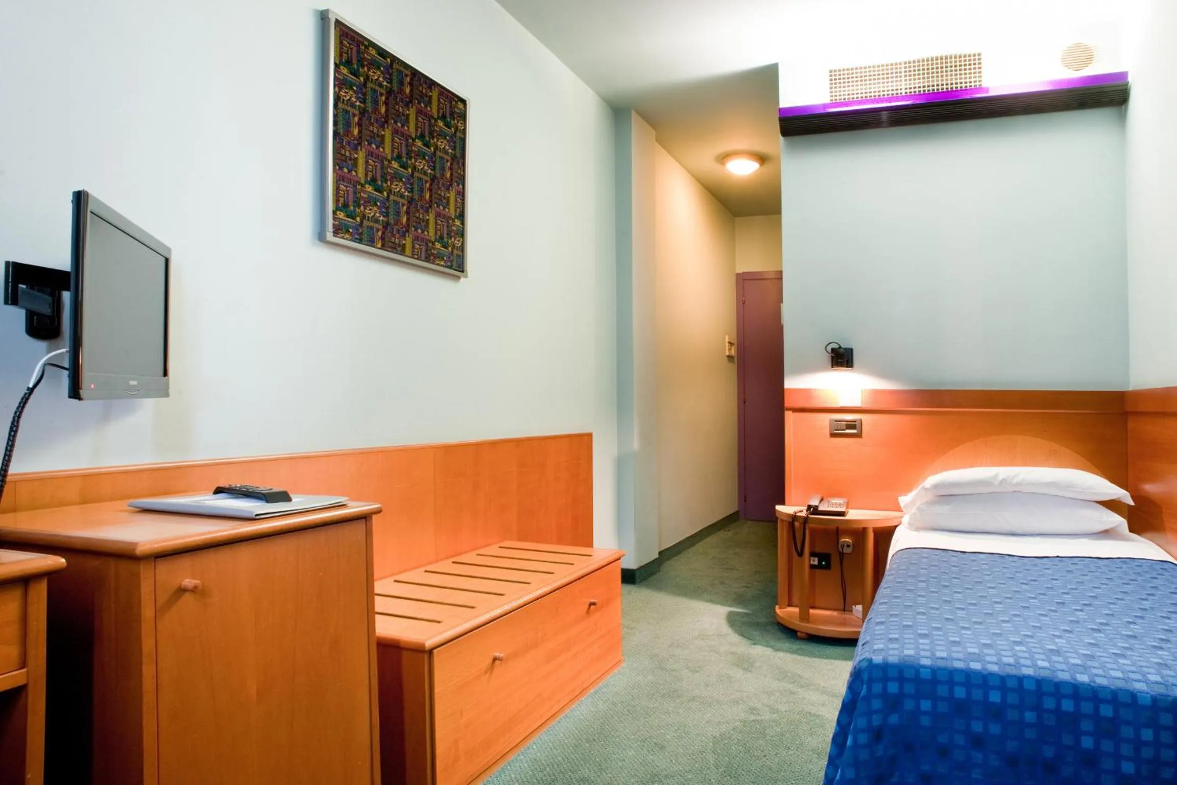 Bed in LVG Hotel Collection - Gardenia