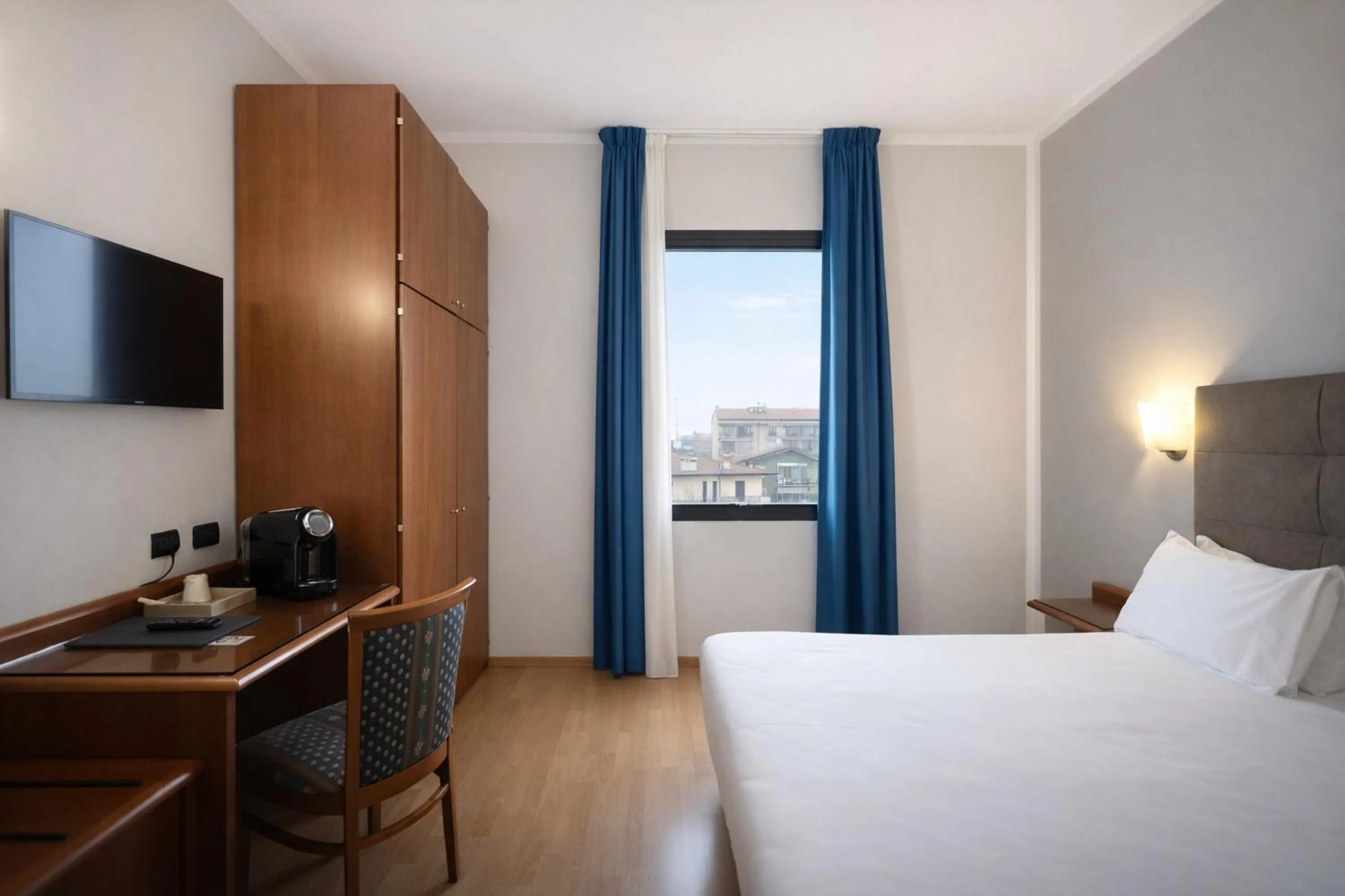 Bed in LVG Hotel Collection - Gardenia