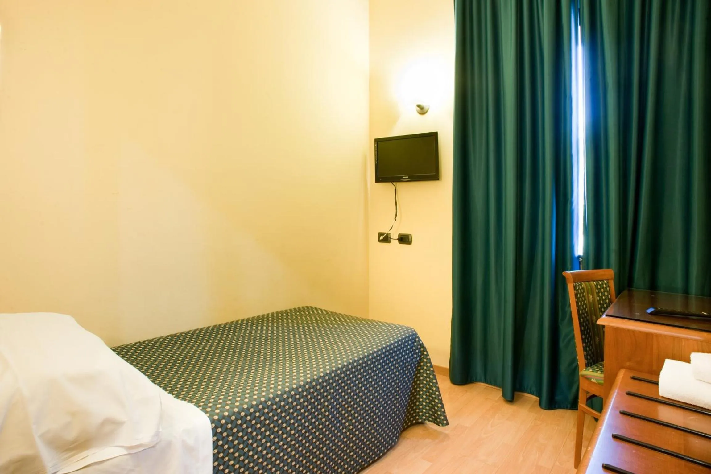 Bed in LVG Hotel Collection - Gardenia