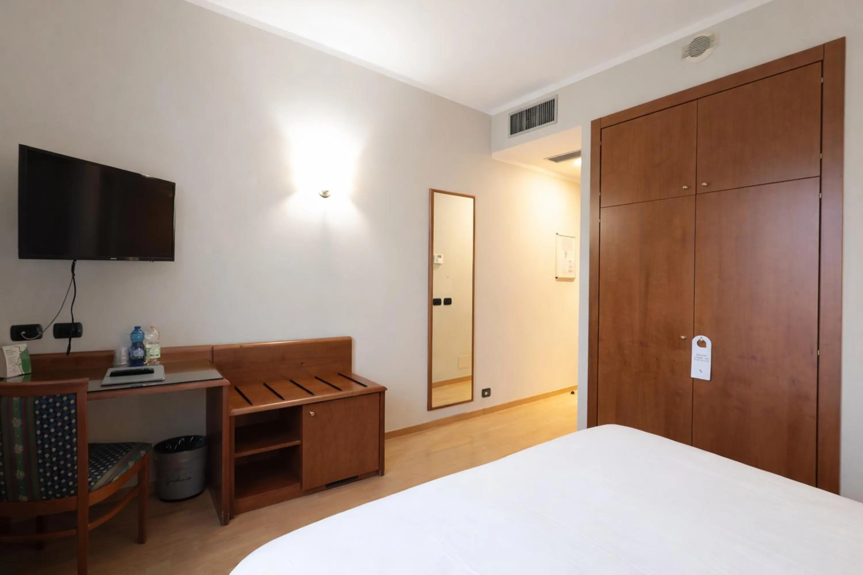 Bed in LVG Hotel Collection - Gardenia