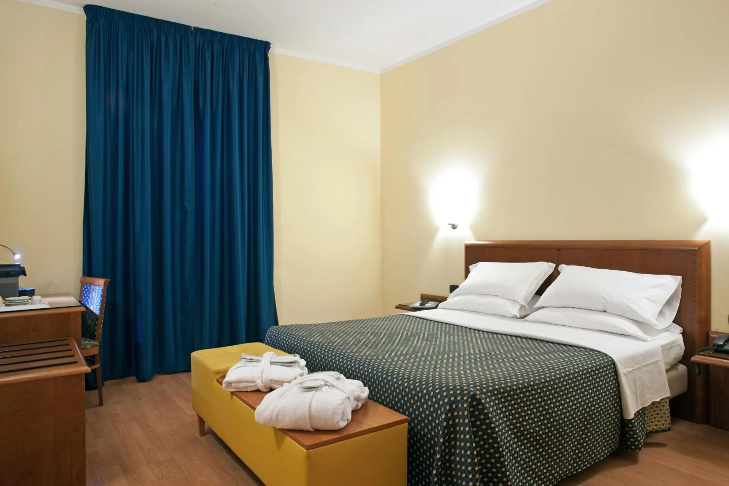 Bed in LVG Hotel Collection - Gardenia