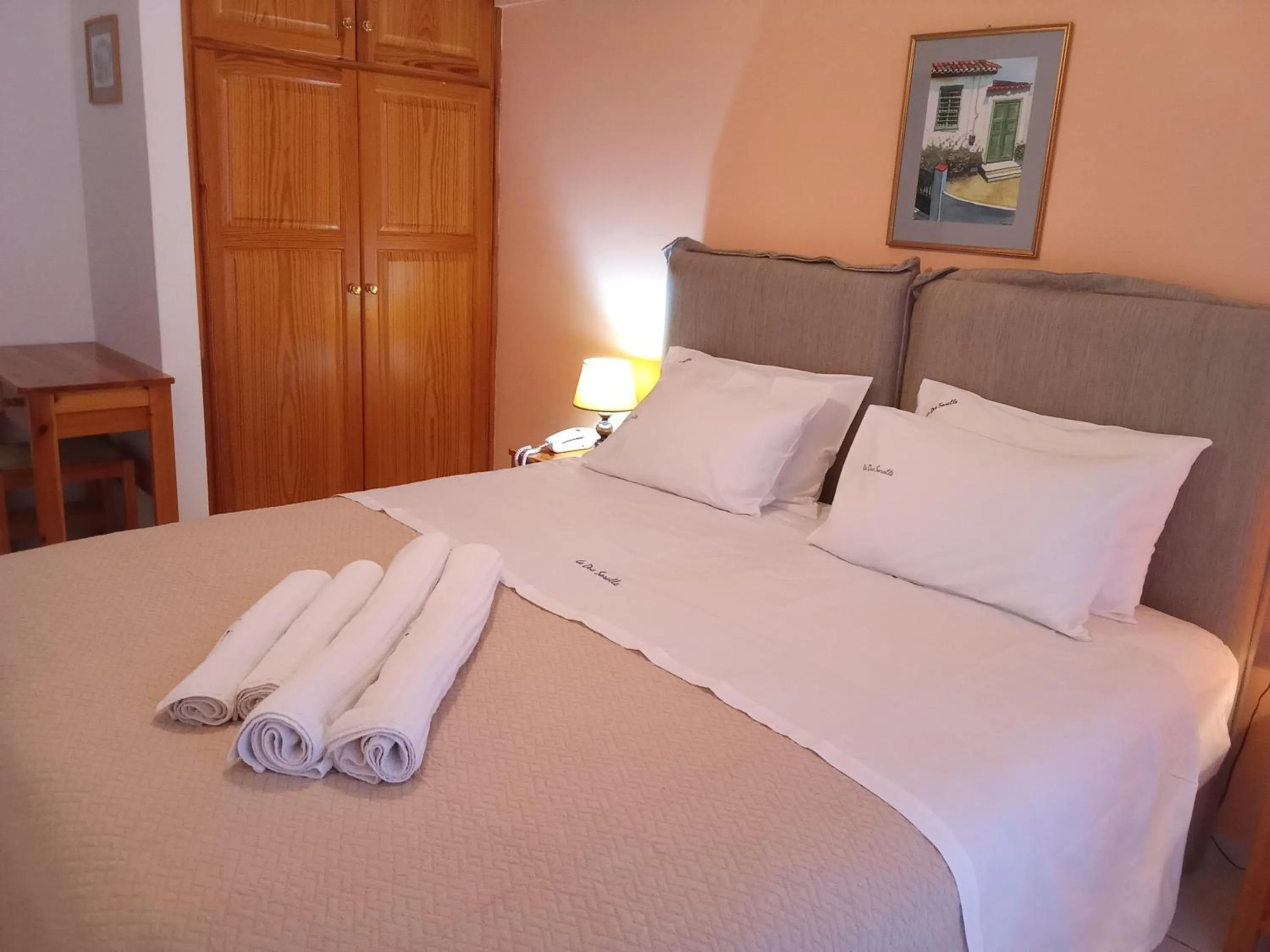 Bedroom, Bed in Le Due Sorelle