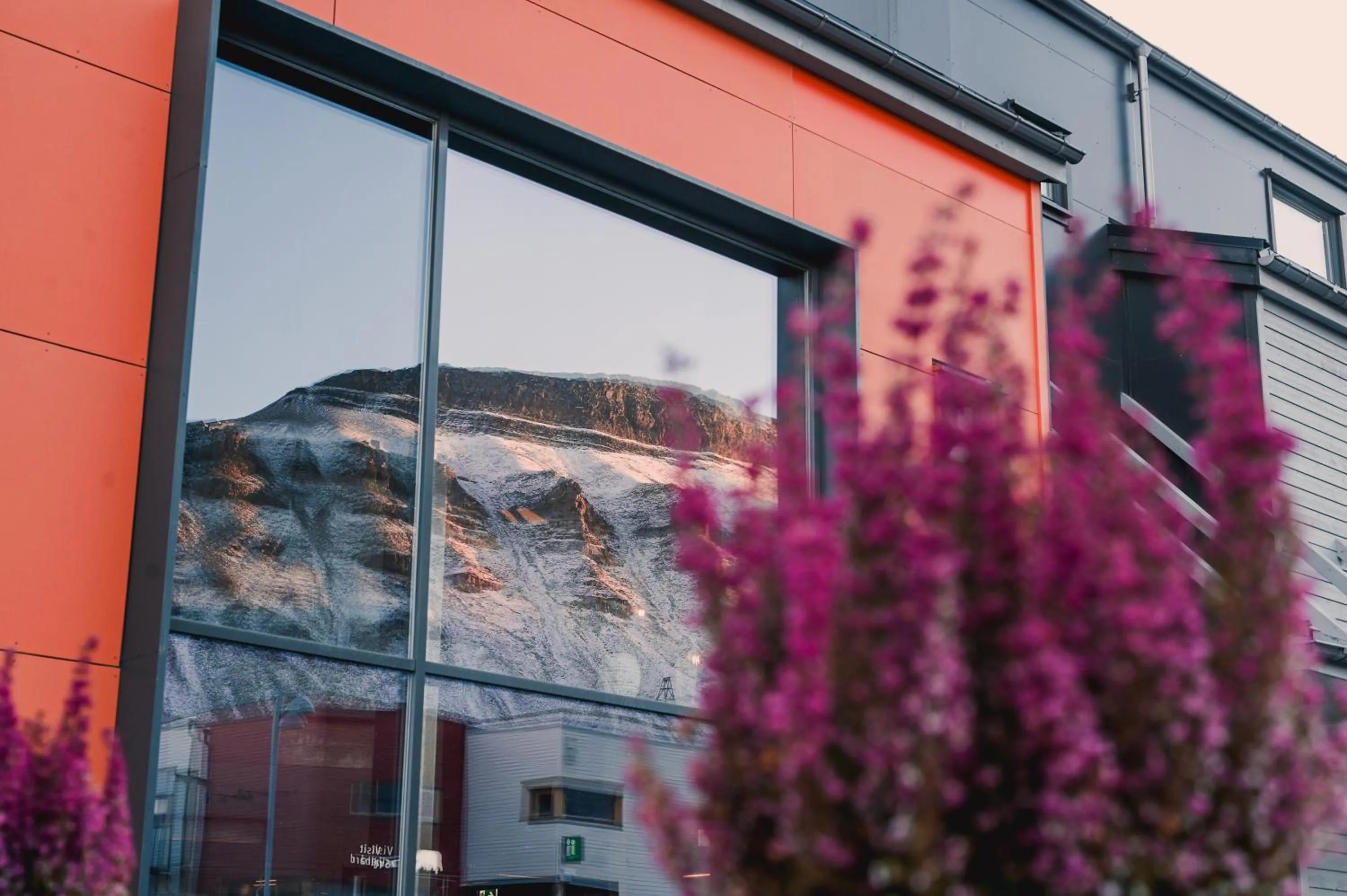 Property building in Svalbard Hotell | Polfareren