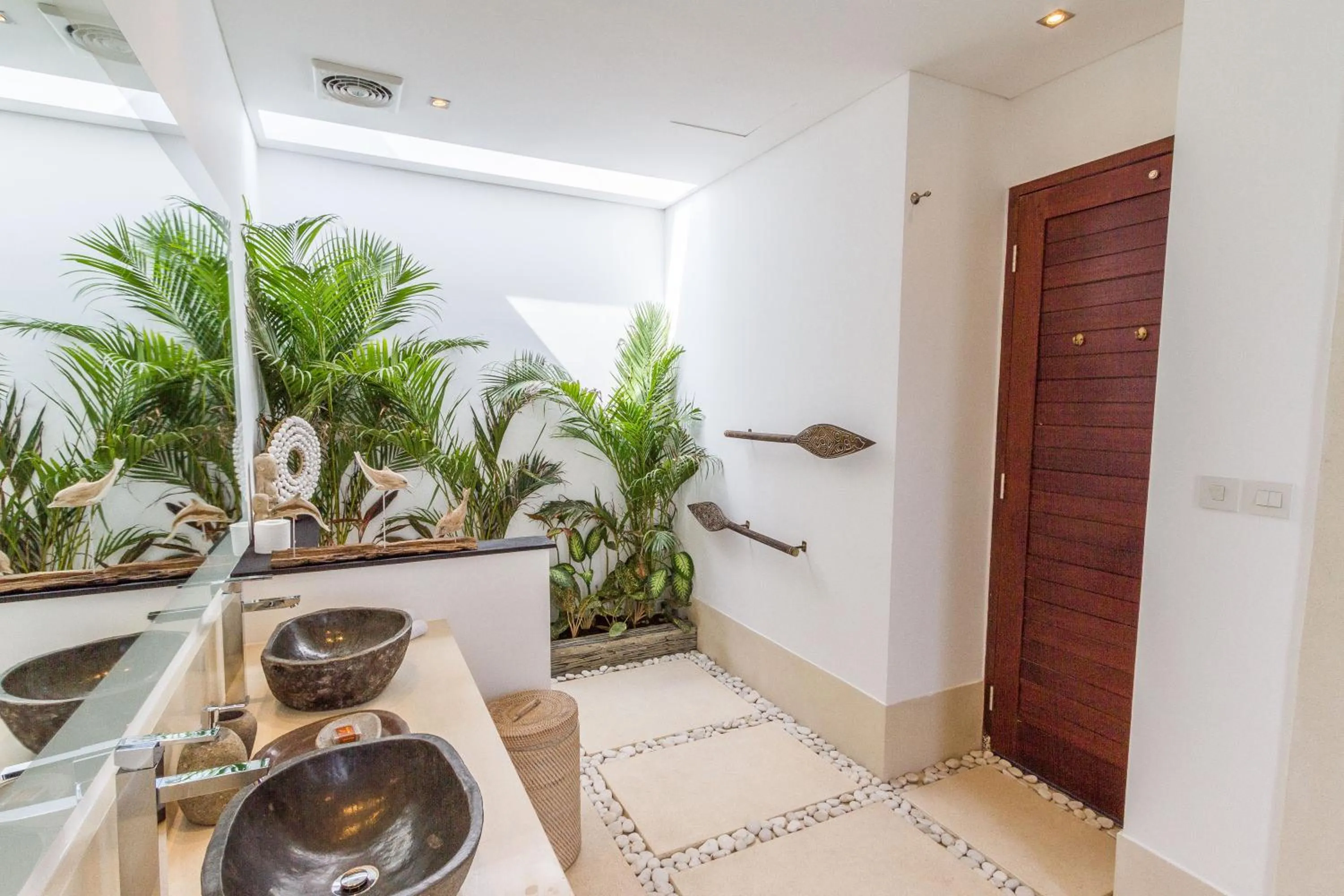 Villa Juna - Beautiful 3 Bedroom in Seminyak