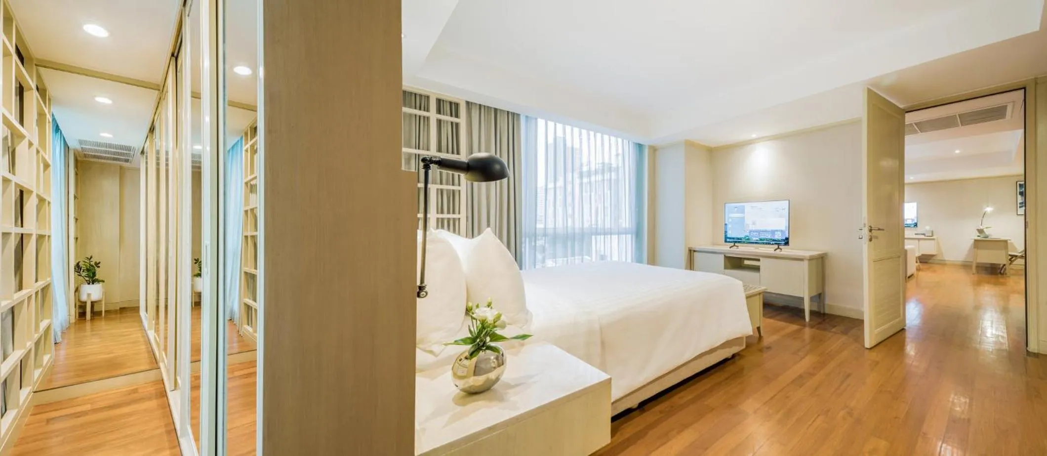 Photo of the whole room, Bed in Shama Petchburi 47 Bangkok