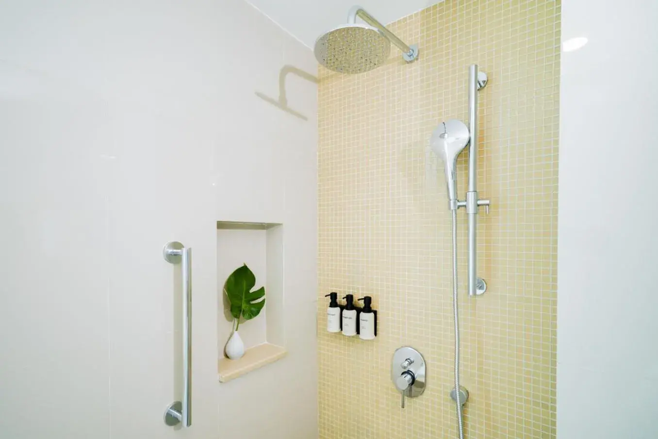 Deluxe Junior Suite in Shama Petchburi 47 Bangkok Deluxe Junior Suite in Shama Petchburi 47 Bangkok