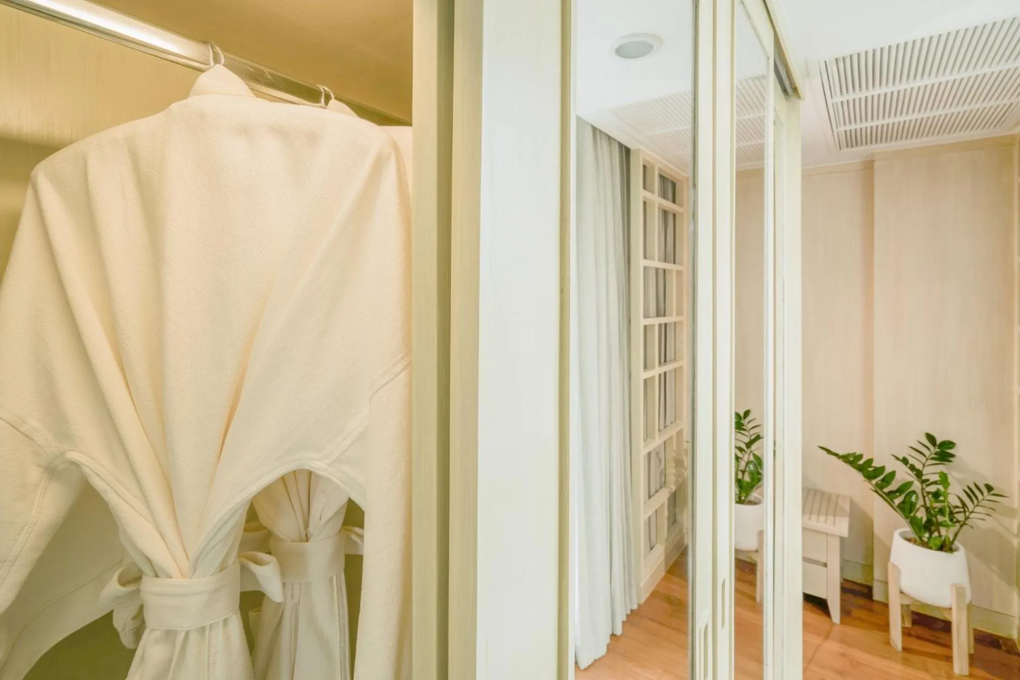 Photo of the whole room in Shama Petchburi 47 Bangkok