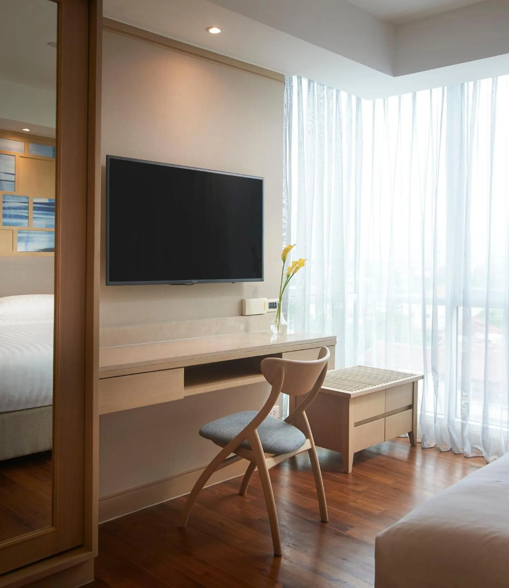 Photo of the whole room, Bed in Shama Petchburi 47 Bangkok