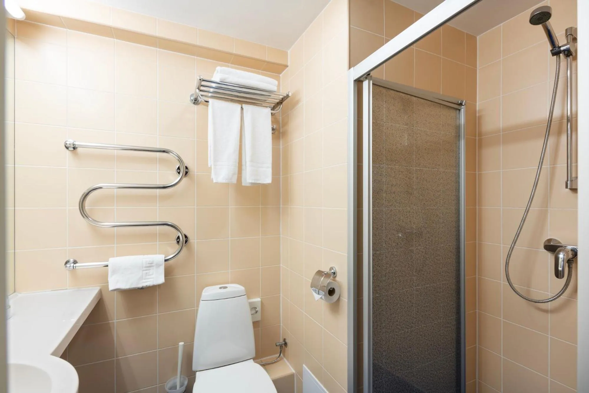 Shower in Art City Inn