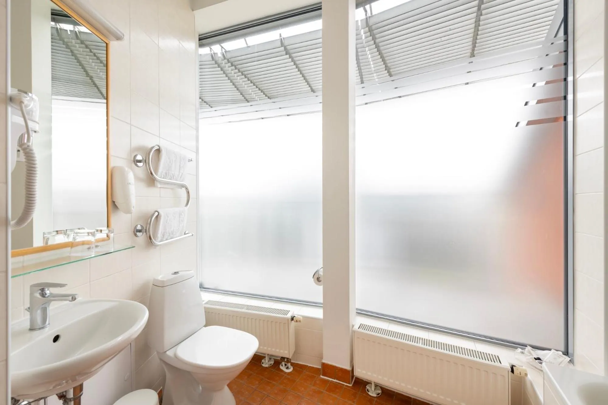 Bathroom in Art City Inn