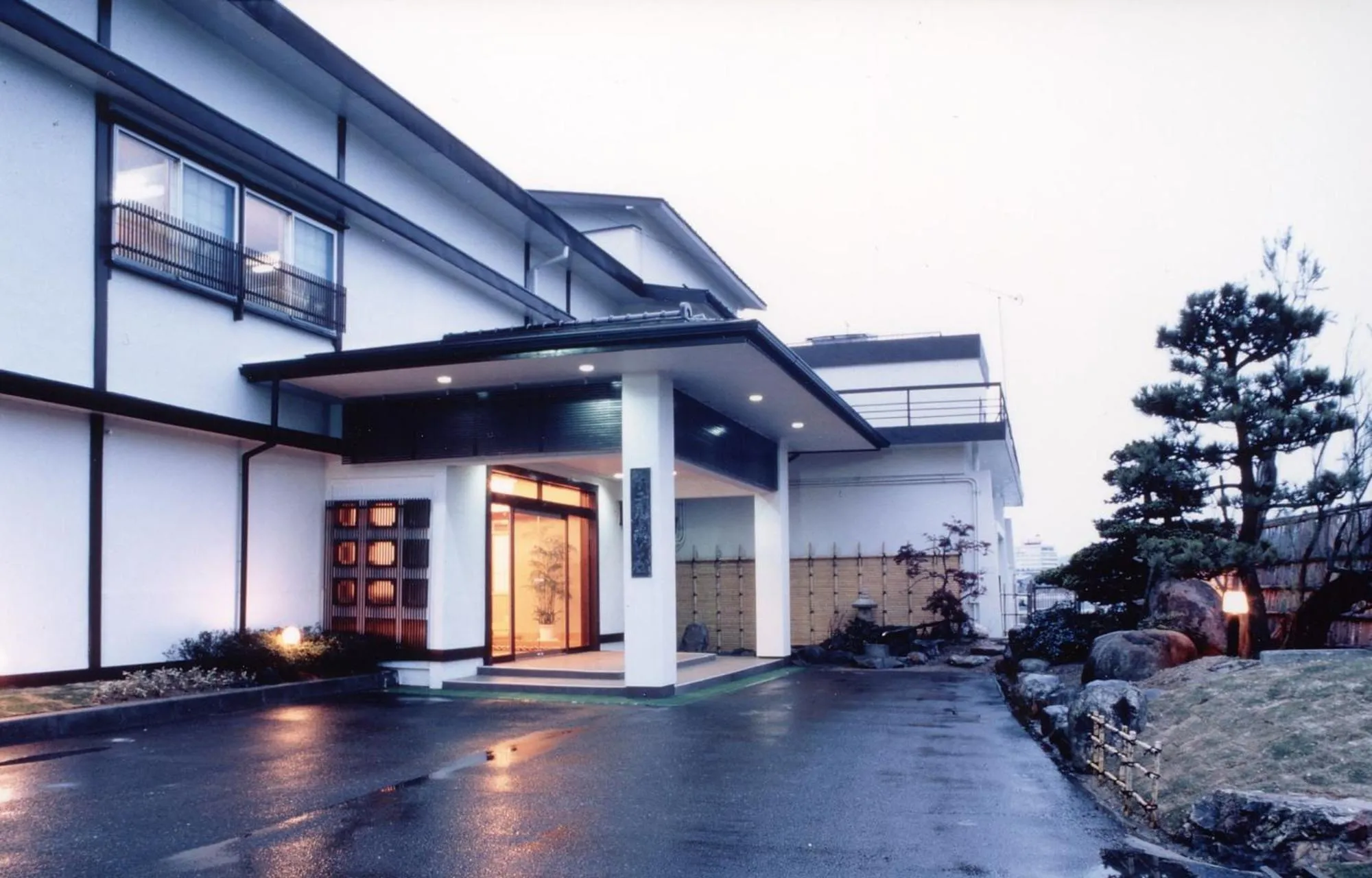 Facade/entrance in Hotel Shiiya