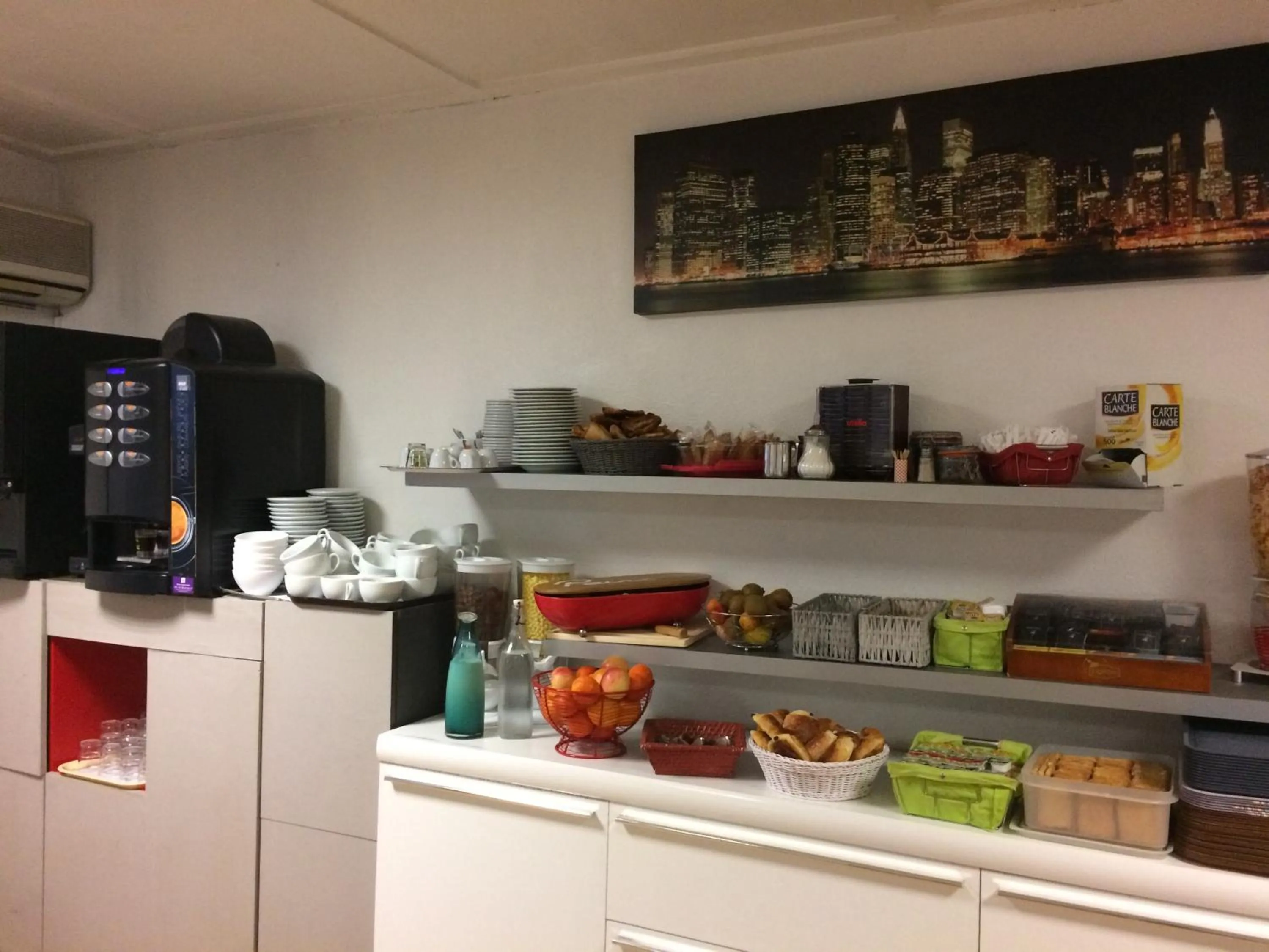 Buffet breakfast in Aix Hotel