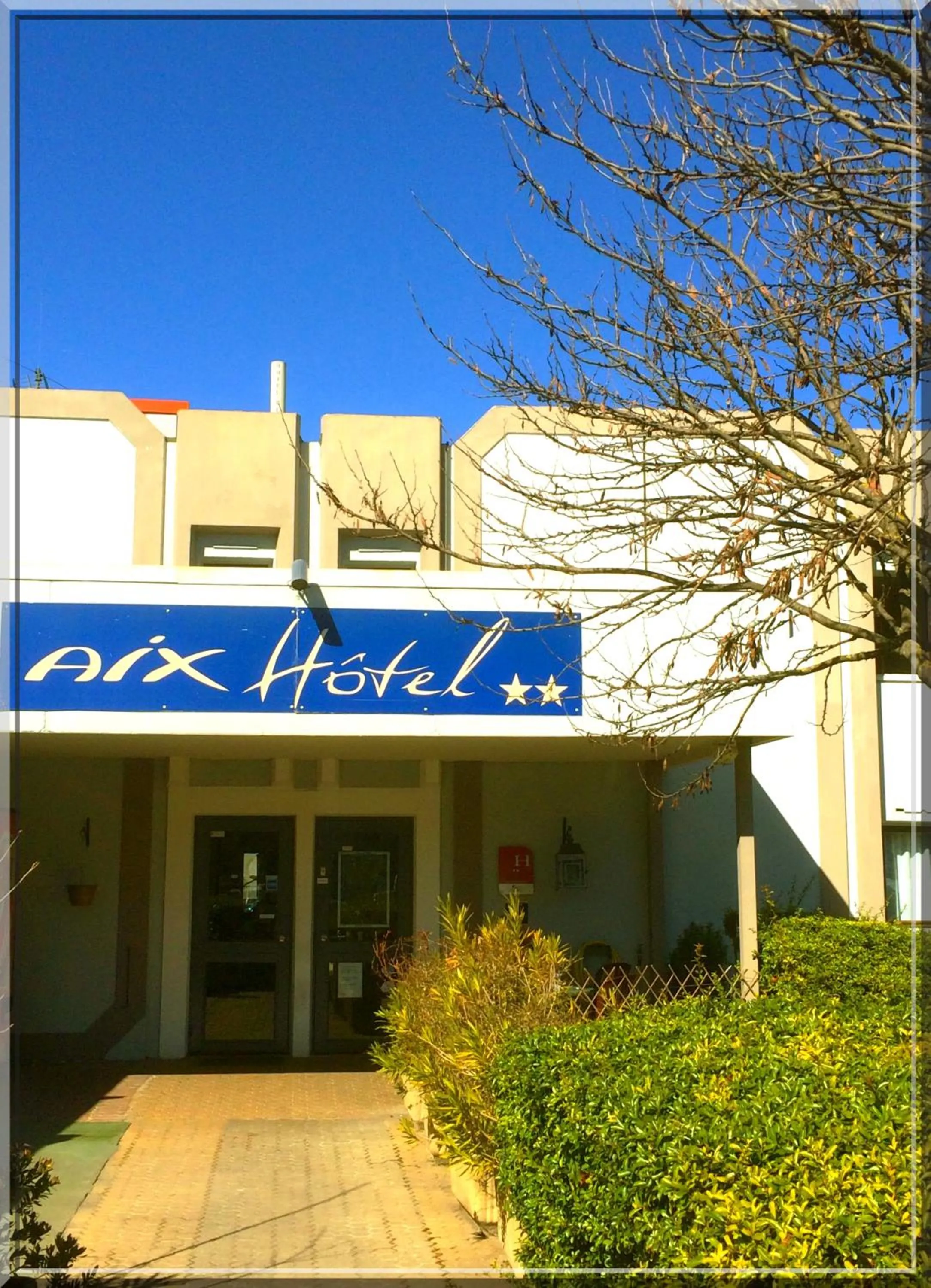 Facade/entrance in Aix Hotel