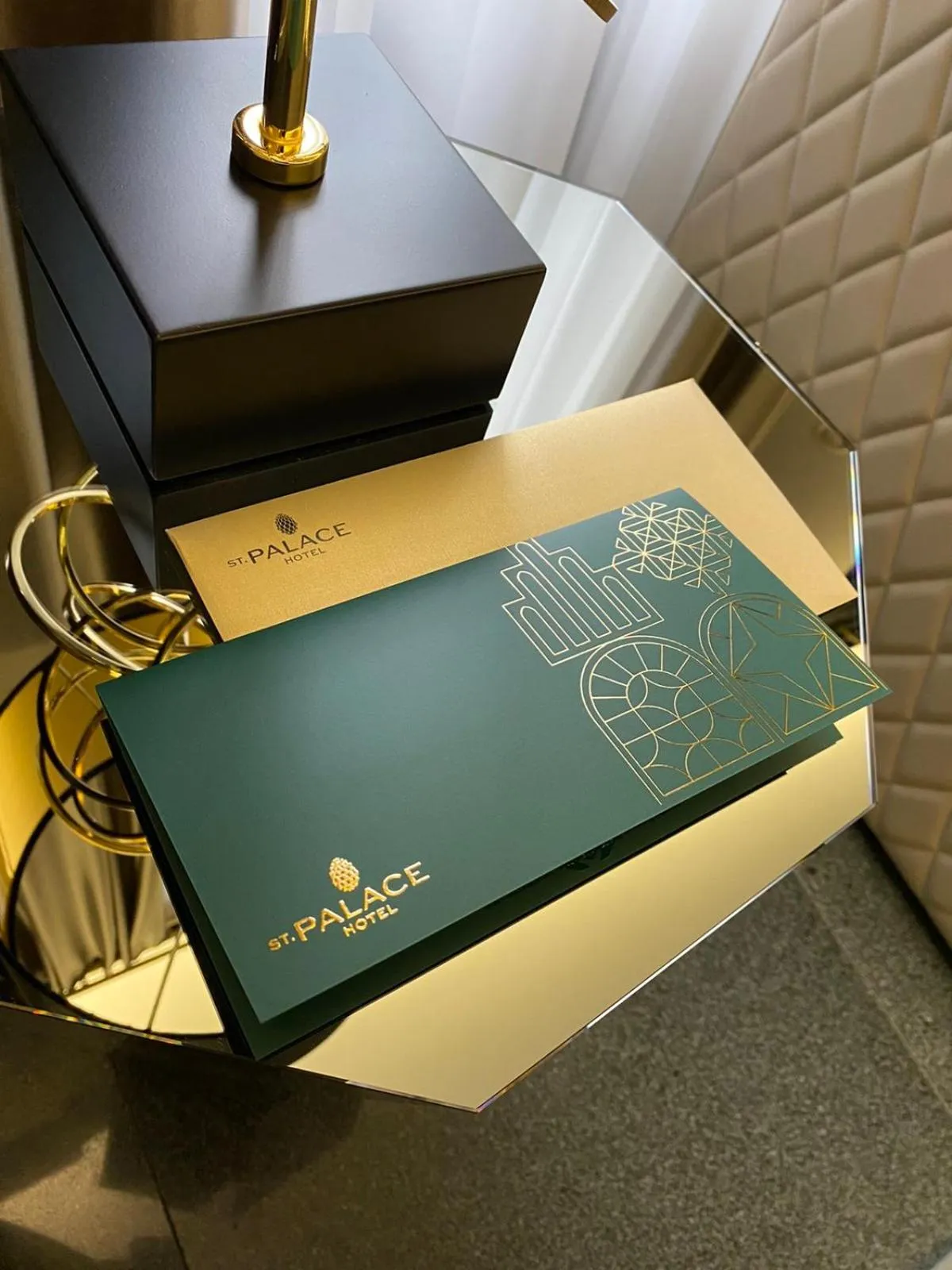 Lounge or bar in St Palace Hotel