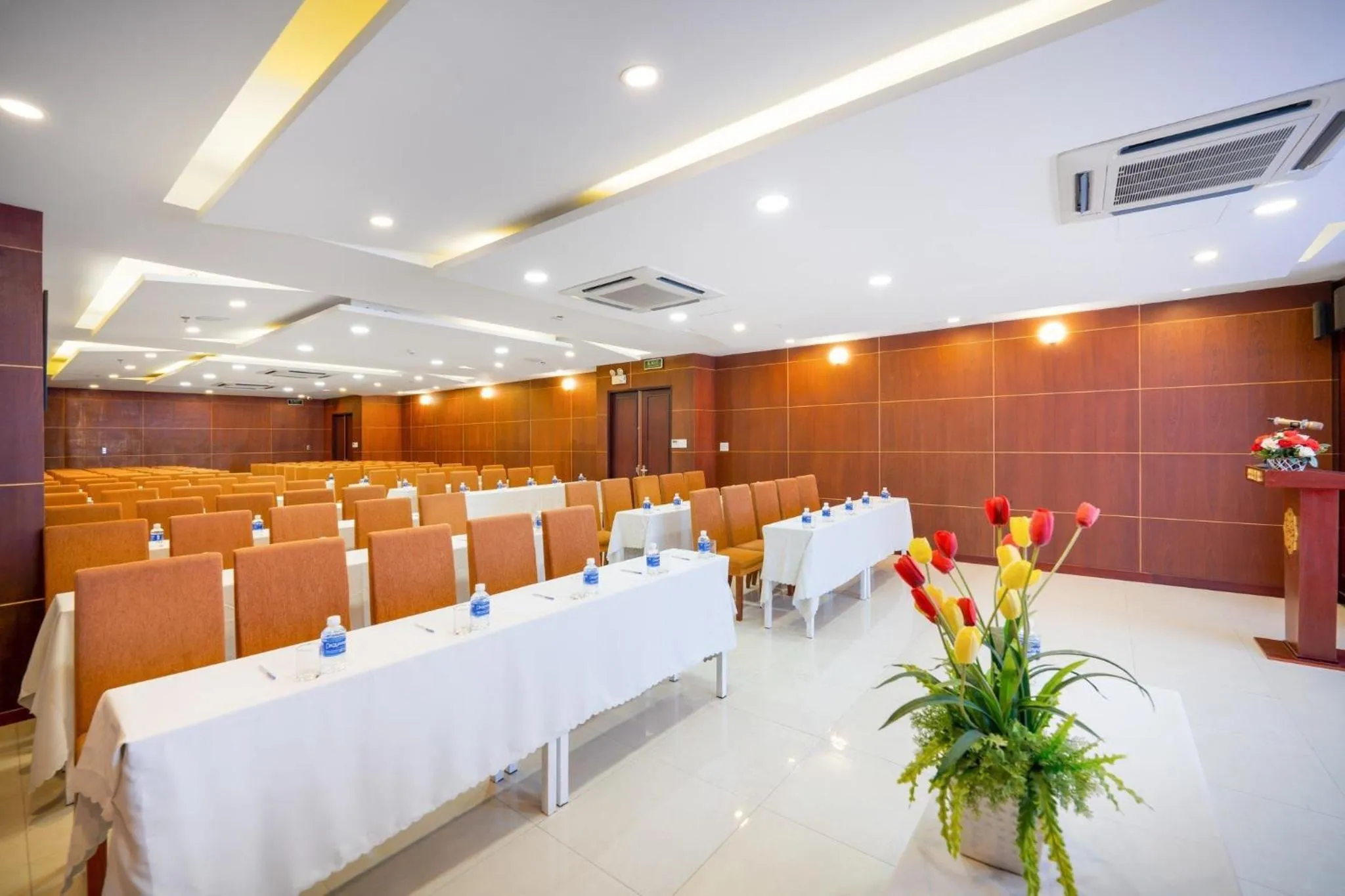 Meeting/conference room in Gemma Hotel & Apartment Near Dragon Bridge