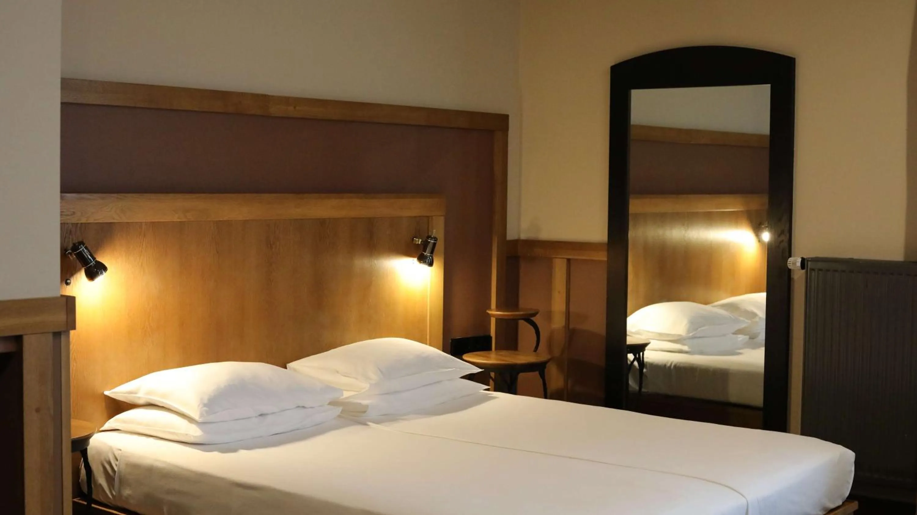 Bedroom, Bed in BEST WESTERN Santakos Hotel