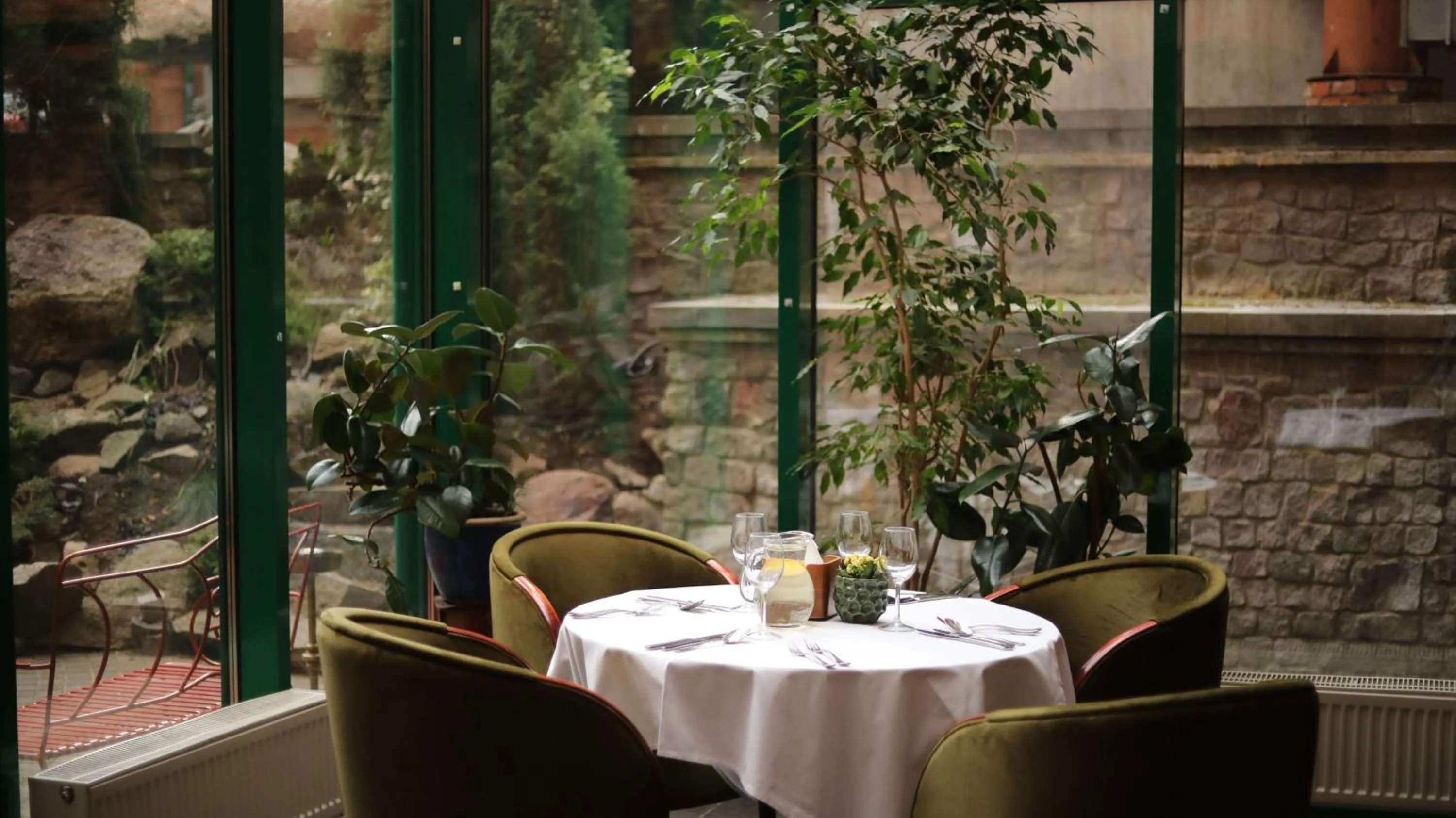 Restaurant/places to eat in BEST WESTERN Santakos Hotel